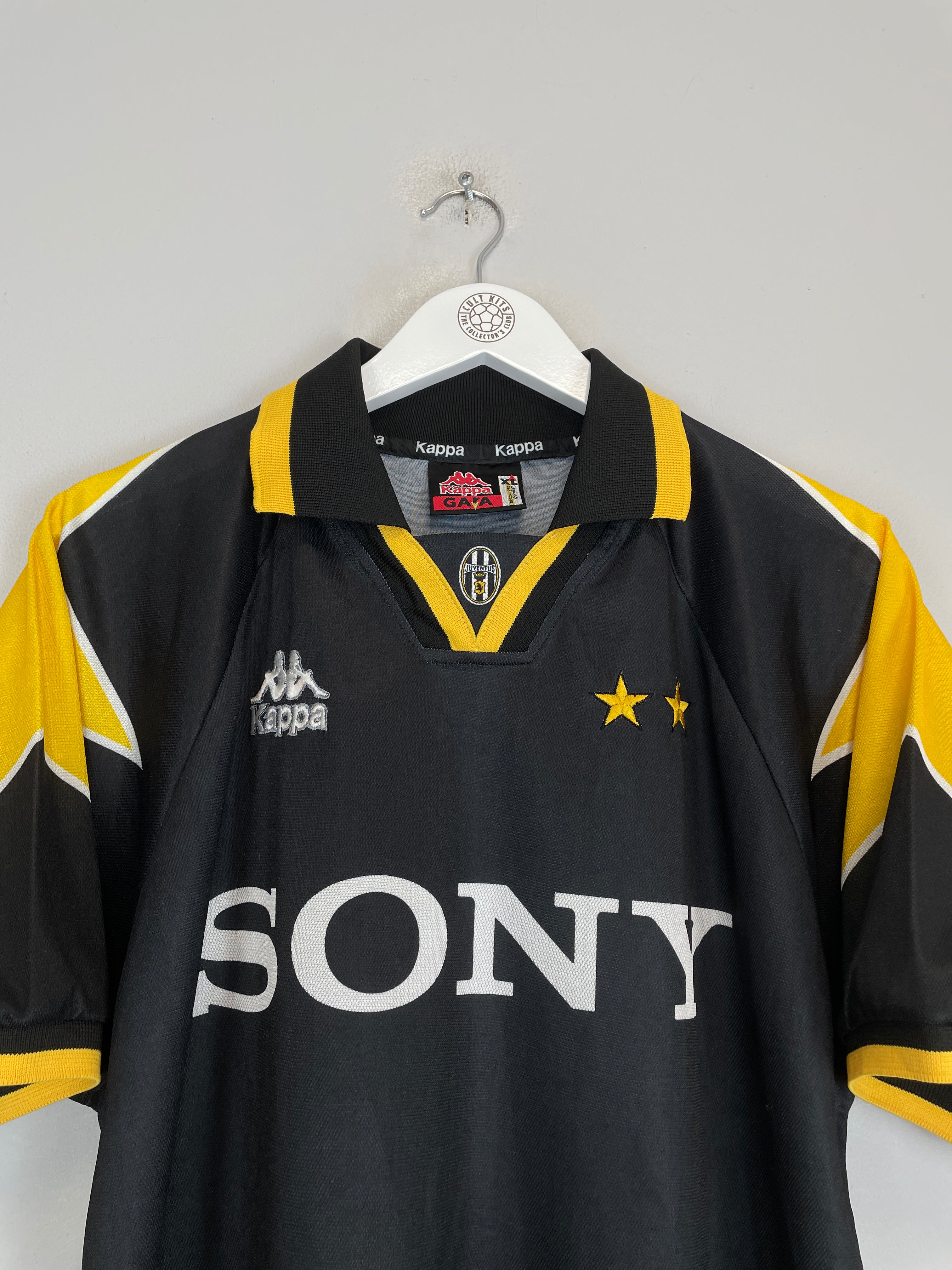 Shop 1995/97 JUVENTUS THIRD SHIRT (XL) KAPPA, classic football shirts, vintage football shirts & retro soccer jerseys at Cult Kits