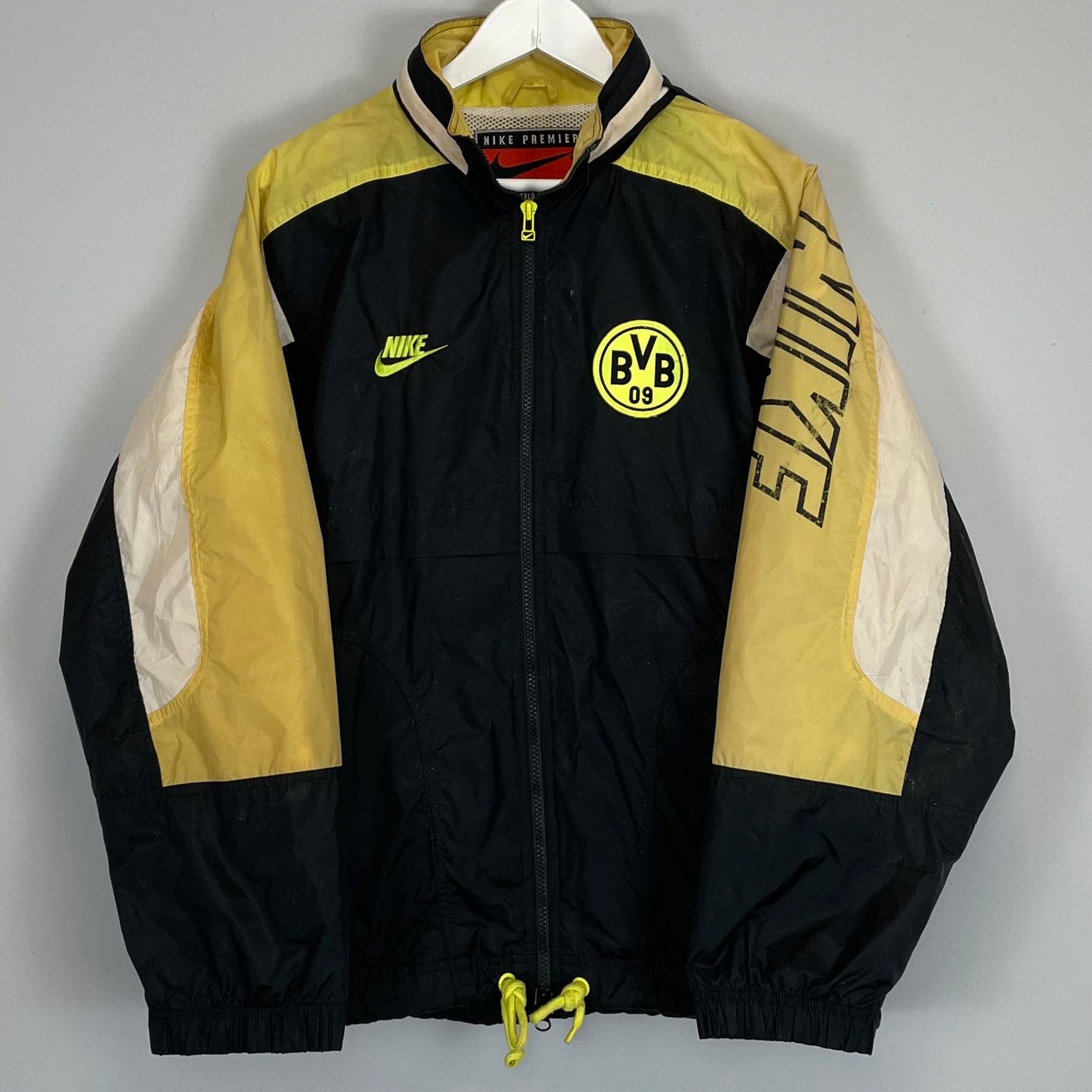 Shop 1996/97 DORTMUND TRACK JACKET (M) NIKE, classic football shirts, vintage football shirts & retro soccer jerseys at Cult Kits