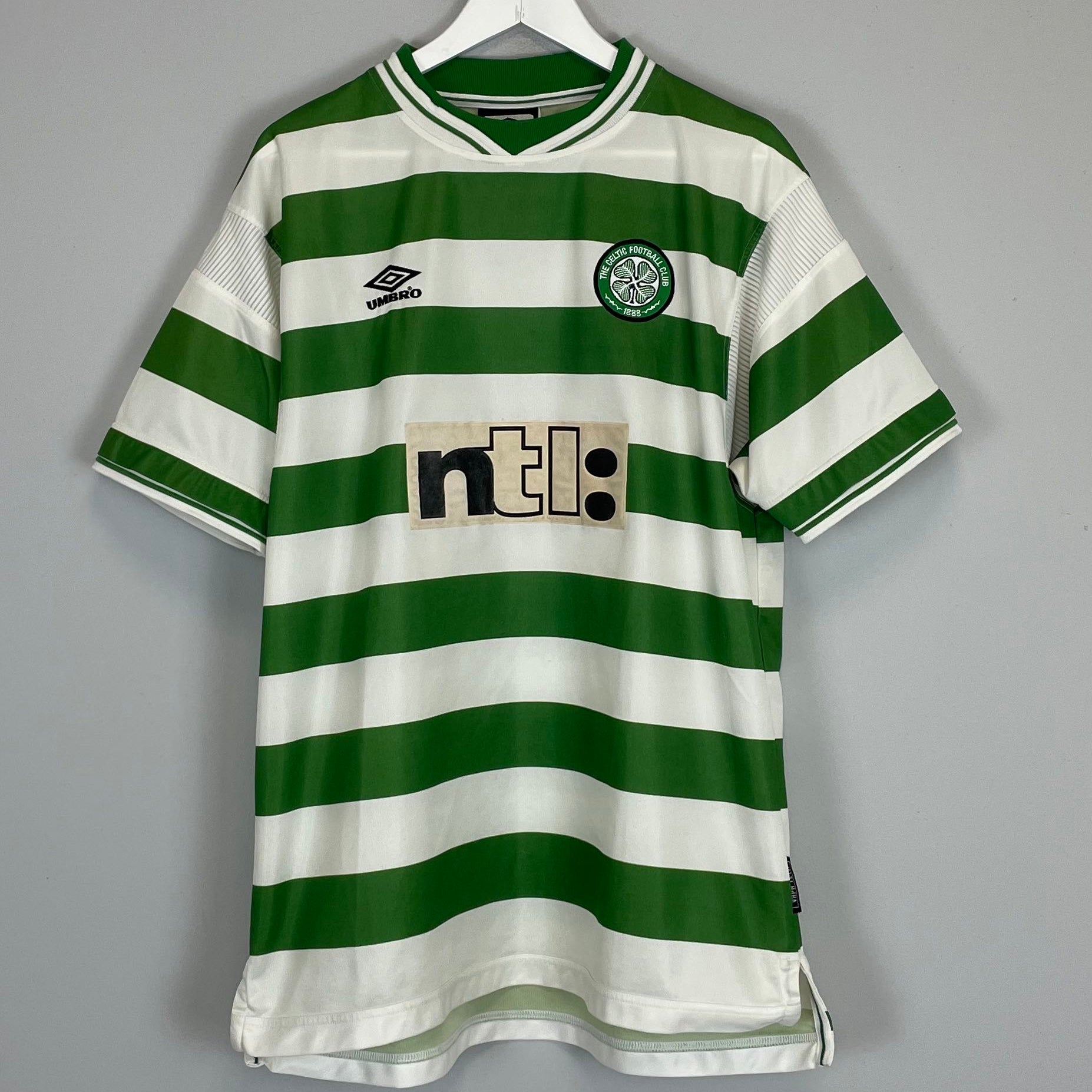 Shop 1999/01 CELTIC HOME SHIRT (XL) UMBRO, classic football shirts, vintage football shirts & retro soccer jerseys at Cult Kits