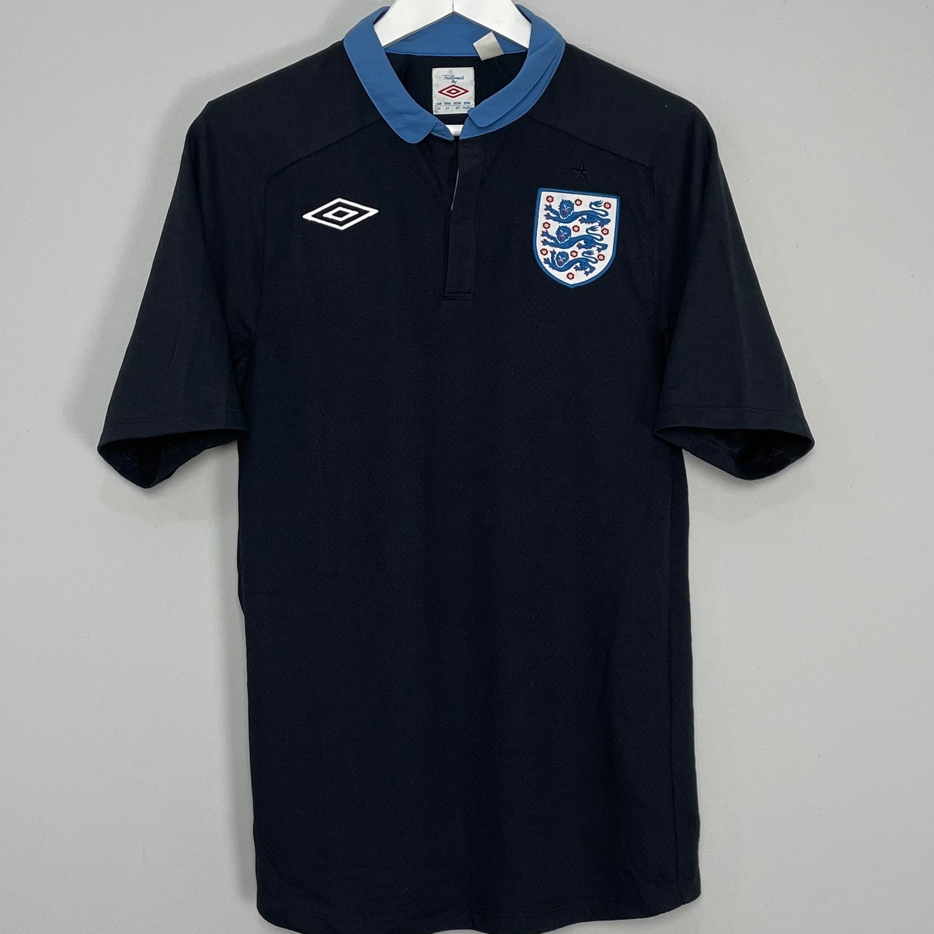 Shop 2011/12 ENGLAND AWAY SHIRT (L) UMBRO, classic football shirts, vintage football shirts & retro soccer jerseys at Cult Kits