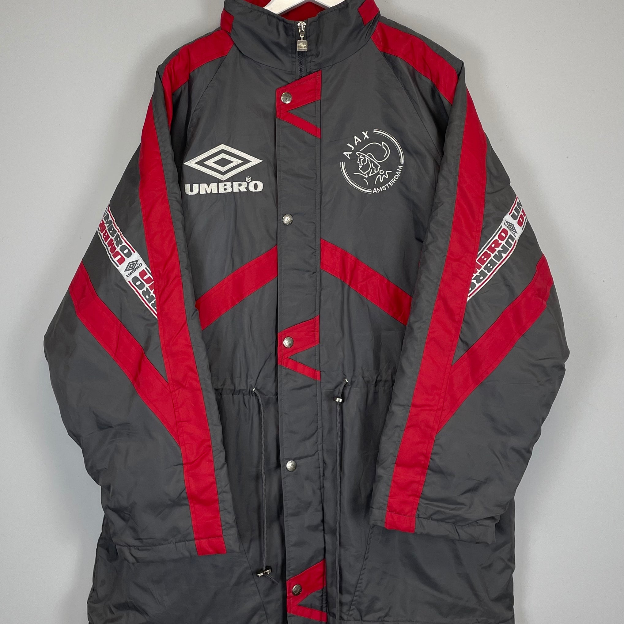 Shop 1995/96 AJAX BENCH COAT (XXL) UMBRO, classic football shirts, vintage football shirts & retro soccer jerseys at Cult Kits