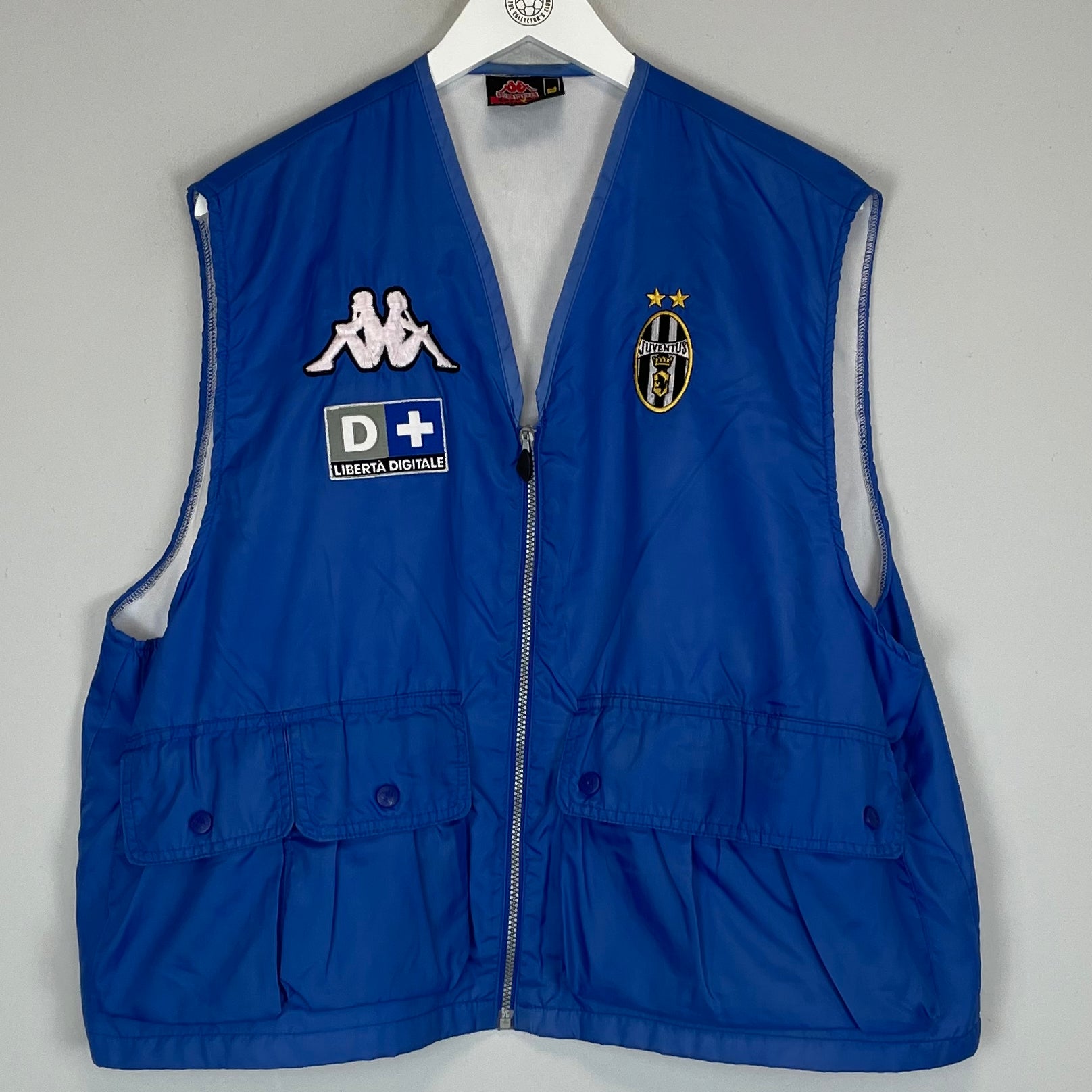 Shop 1999/00 JUVENTUS TRAINING VEST (XL) KAPPA, classic football shirts, vintage football shirts & retro soccer jerseys at Cult Kits