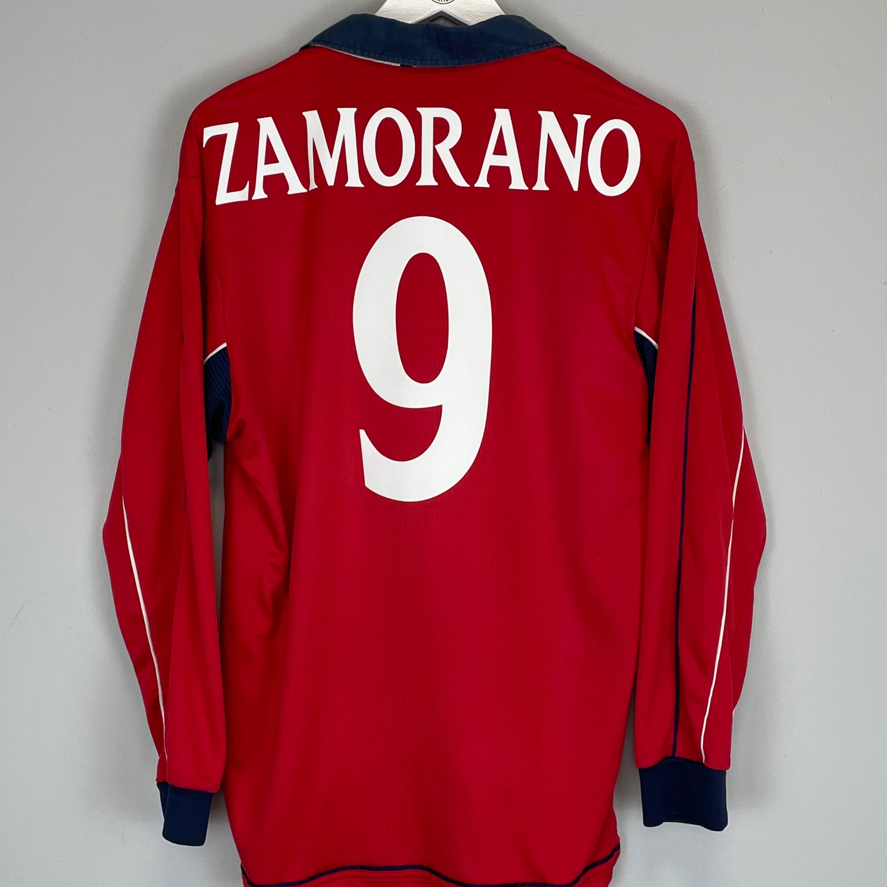 Shop 2000/02 CHILE ZAMORANO #9 L/S HOME SHIRT (L) UMBRO, classic football shirts, vintage football shirts & retro soccer jerseys at Cult Kits