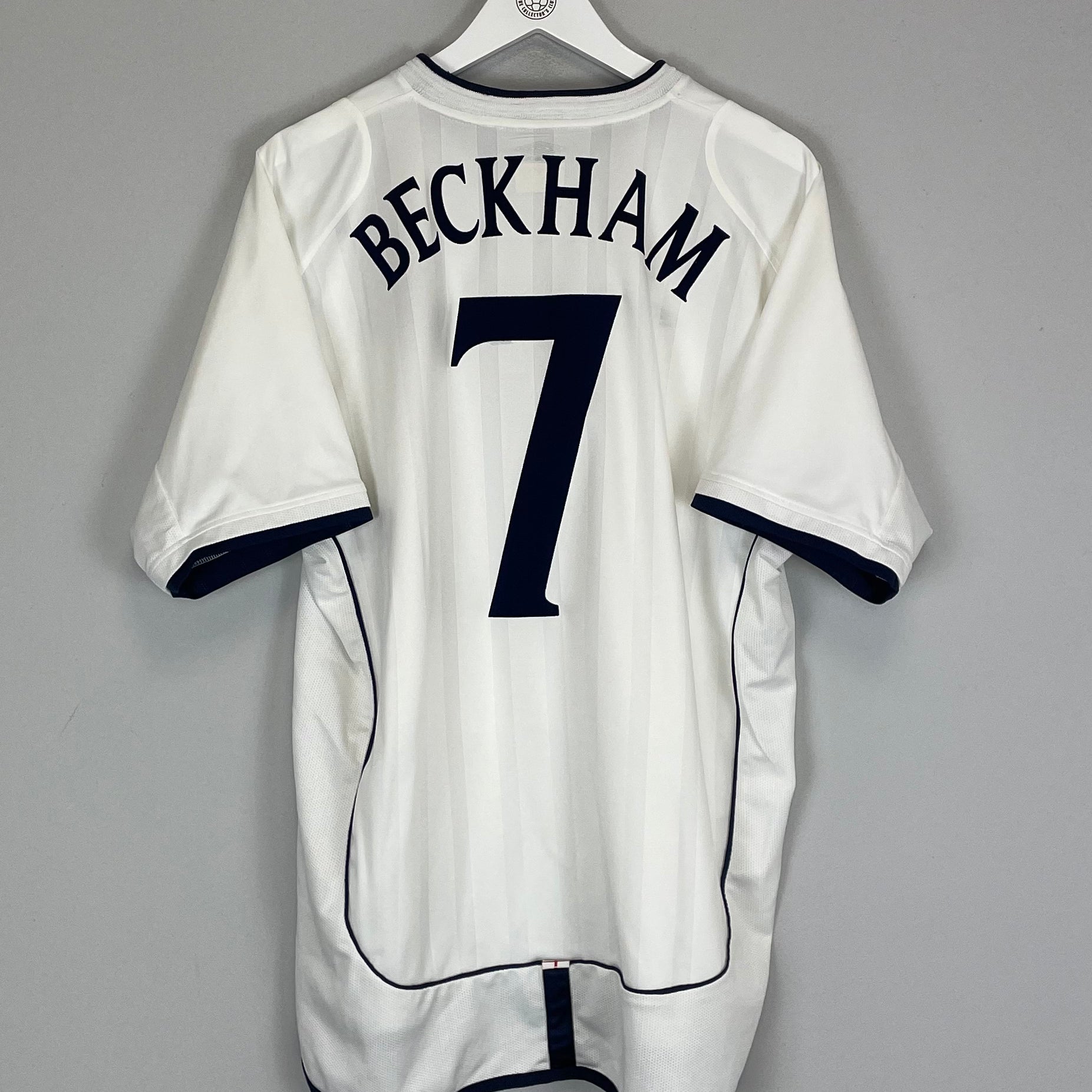 Shop 2001/03 ENGLAND BECKHAM #7 HOME SHIRT (XL) UMBRO, classic football shirts, vintage football shirts & retro soccer jerseys at Cult Kits