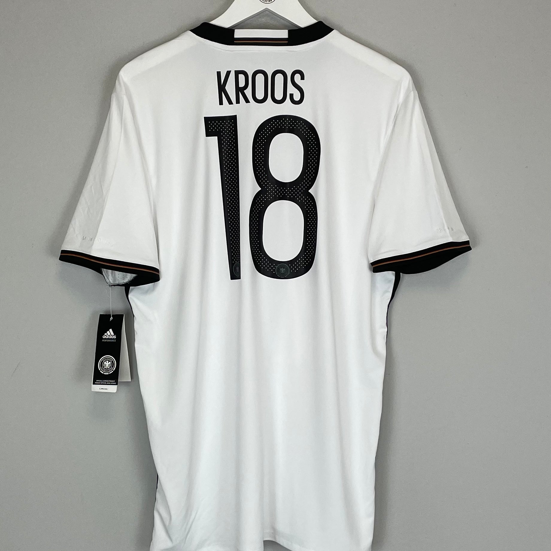 Shop 2016/17 GERMANY KROOS #18 *BNWT* HOME SHIRT (L) ADIDAS, classic football shirts, vintage football shirts & retro soccer jerseys at Cult Kits