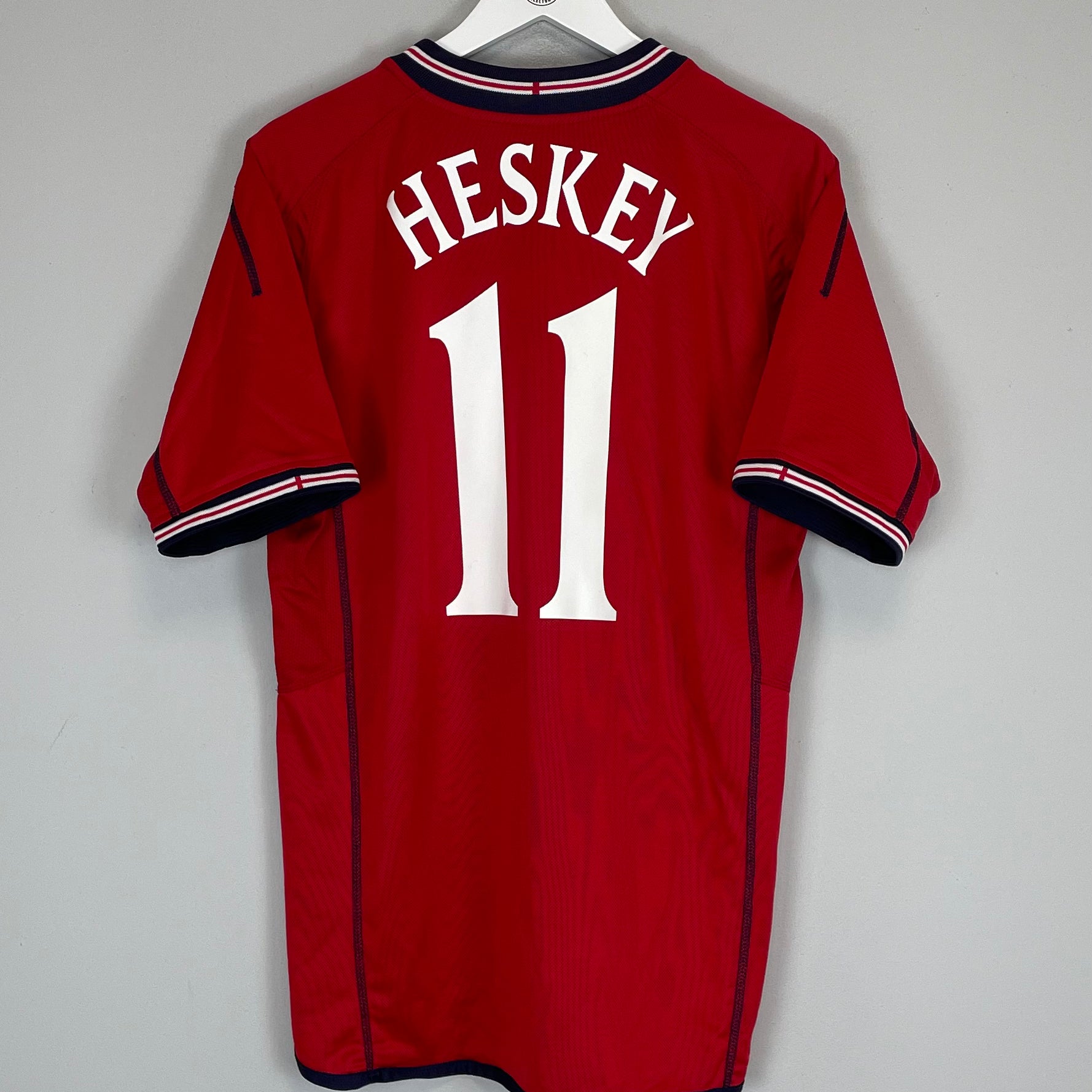 Shop 2002/04 ENGLAND HESKEY #11 AWAY SHIRT (L) UMBRO, classic football shirts, vintage football shirts & retro soccer jerseys at Cult Kits