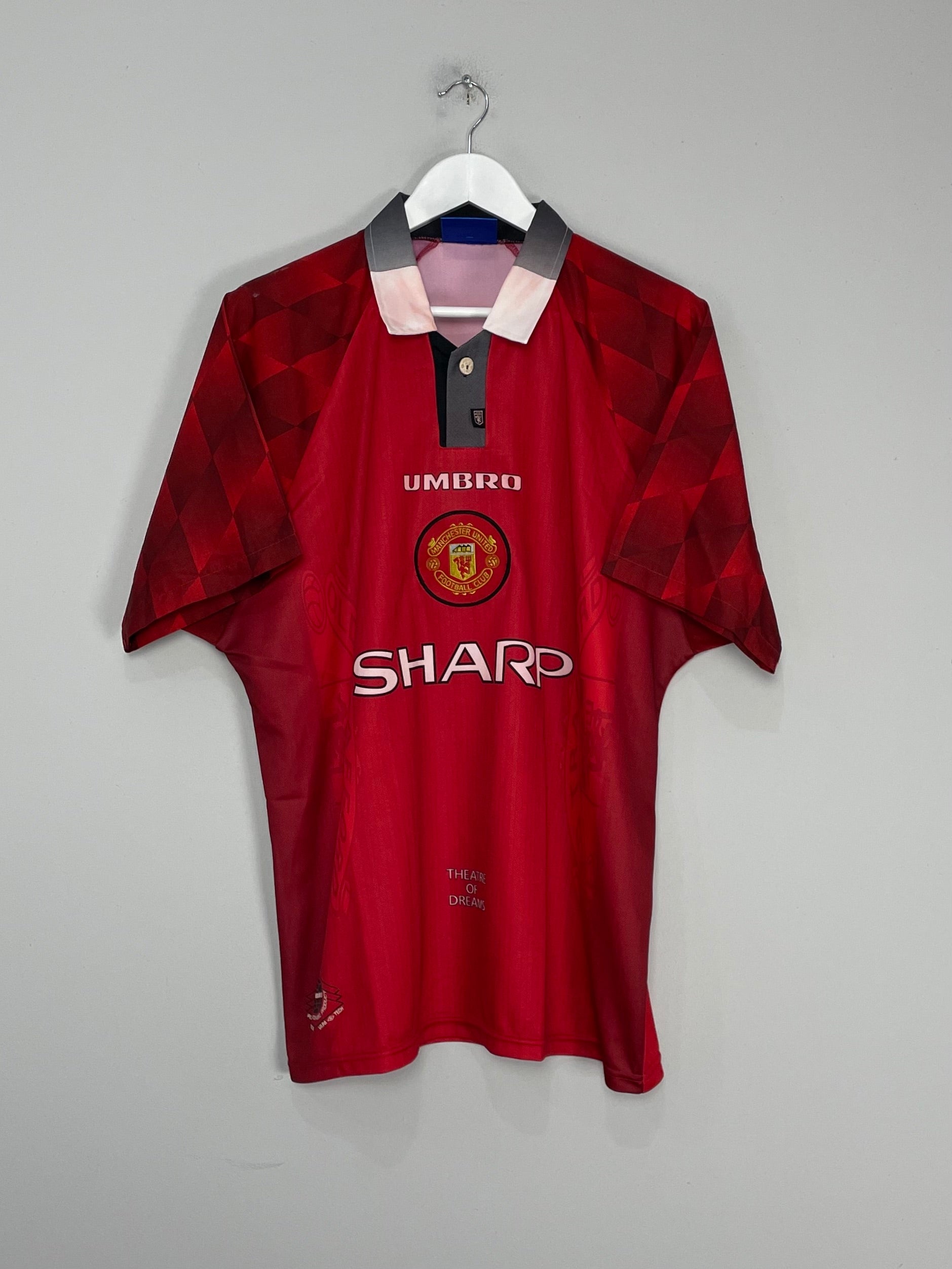 Shop 1996/98 MANCHESTER UNITED HOME SHIRT (L) UMBRO, classic football shirts, vintage football shirts & retro soccer jerseys at Cult Kits