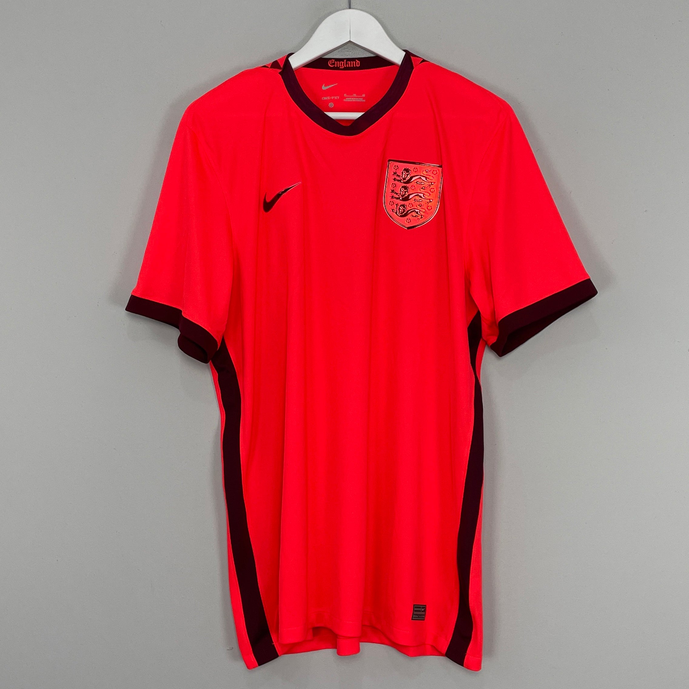 Shop 2022/23 ENGLAND WOMENS AWAY SHIRT (XL) NIKE, classic football shirts, vintage football shirts & retro soccer jerseys at Cult Kits