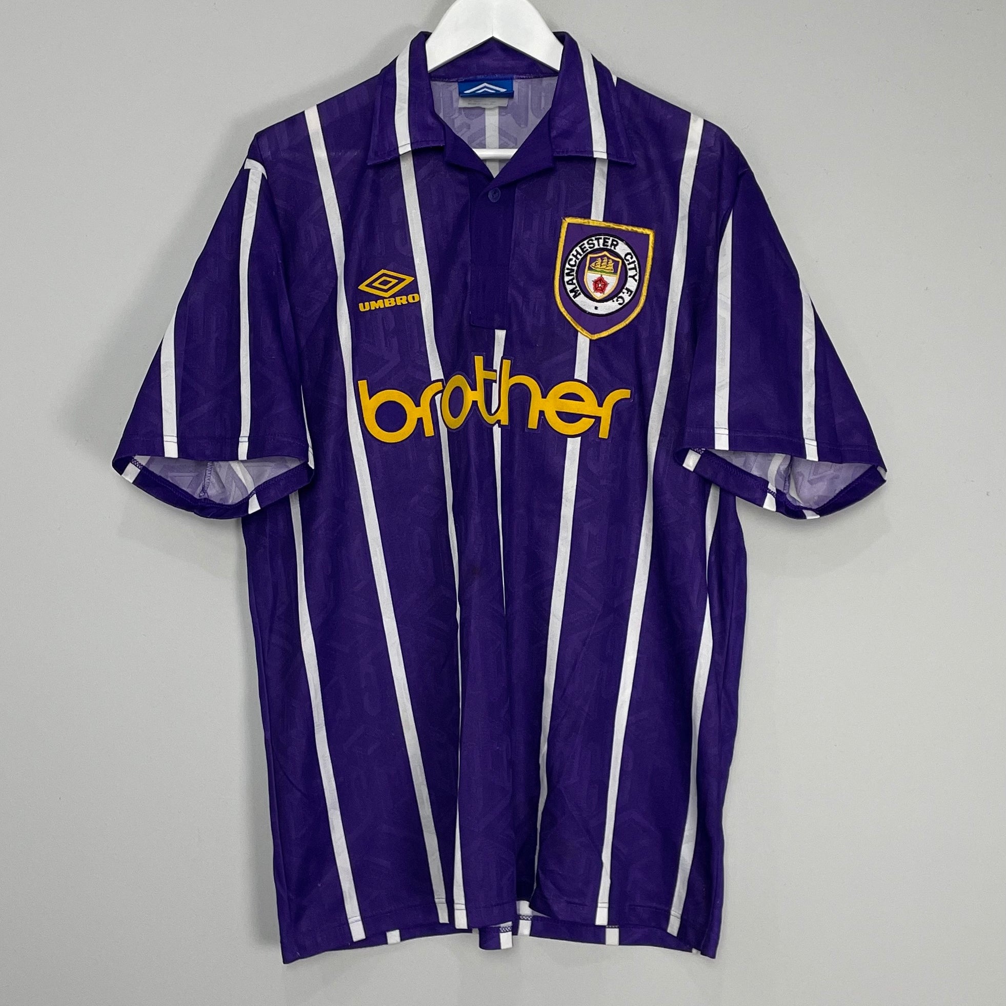 Shop 1992/94 MANCHESTER CITY AWAY SHIRT (XL) UMBRO, classic football shirts, vintage football shirts & retro soccer jerseys at Cult Kits