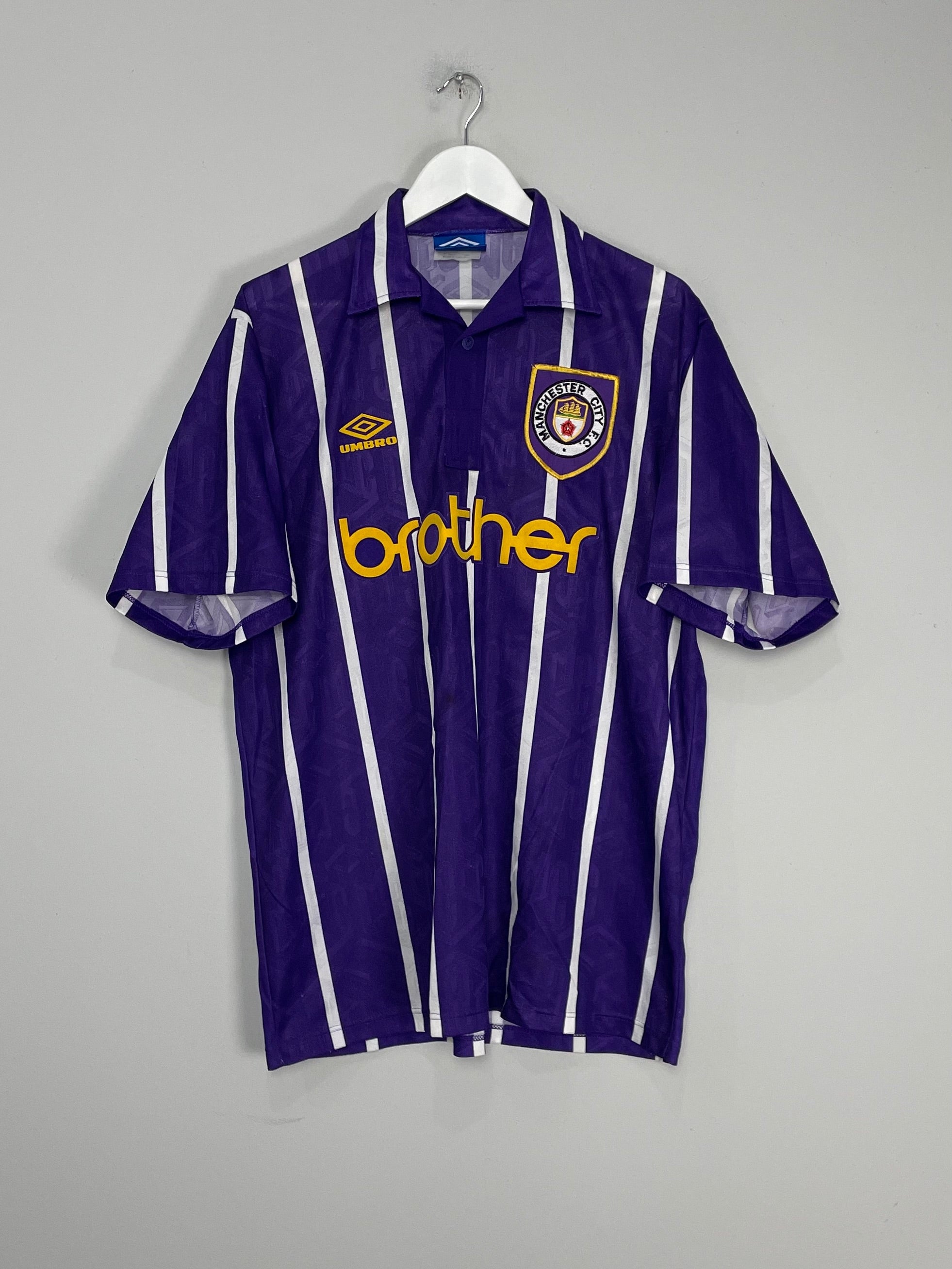 Shop 1992/94 MANCHESTER CITY AWAY SHIRT (XL) UMBRO, classic football shirts, vintage football shirts & retro soccer jerseys at Cult Kits