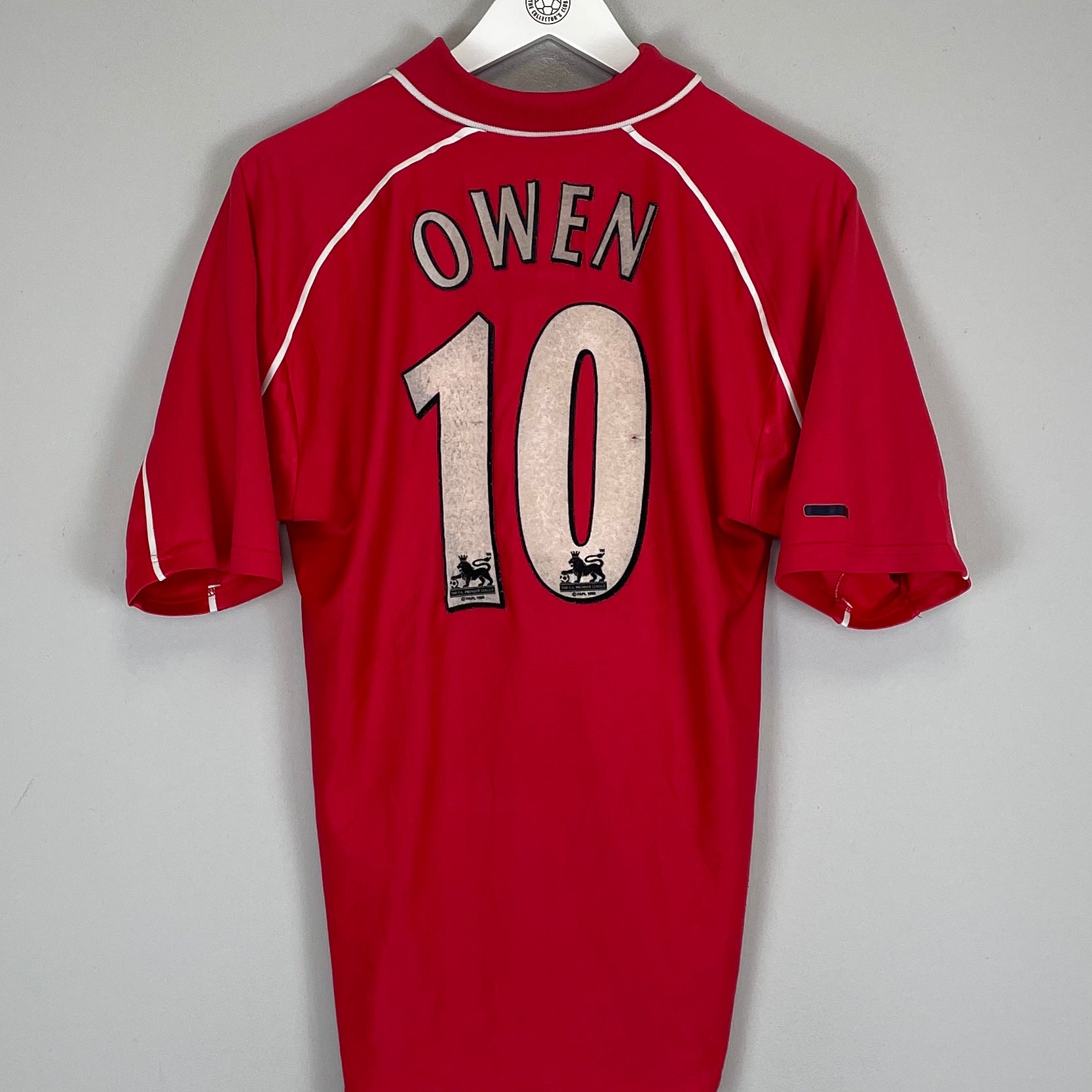 Shop 2000/02 LIVERPOOL OWEN #10 HOME SHIRT (M) REEBOK, classic football shirts, vintage football shirts & retro soccer jerseys at Cult Kits
