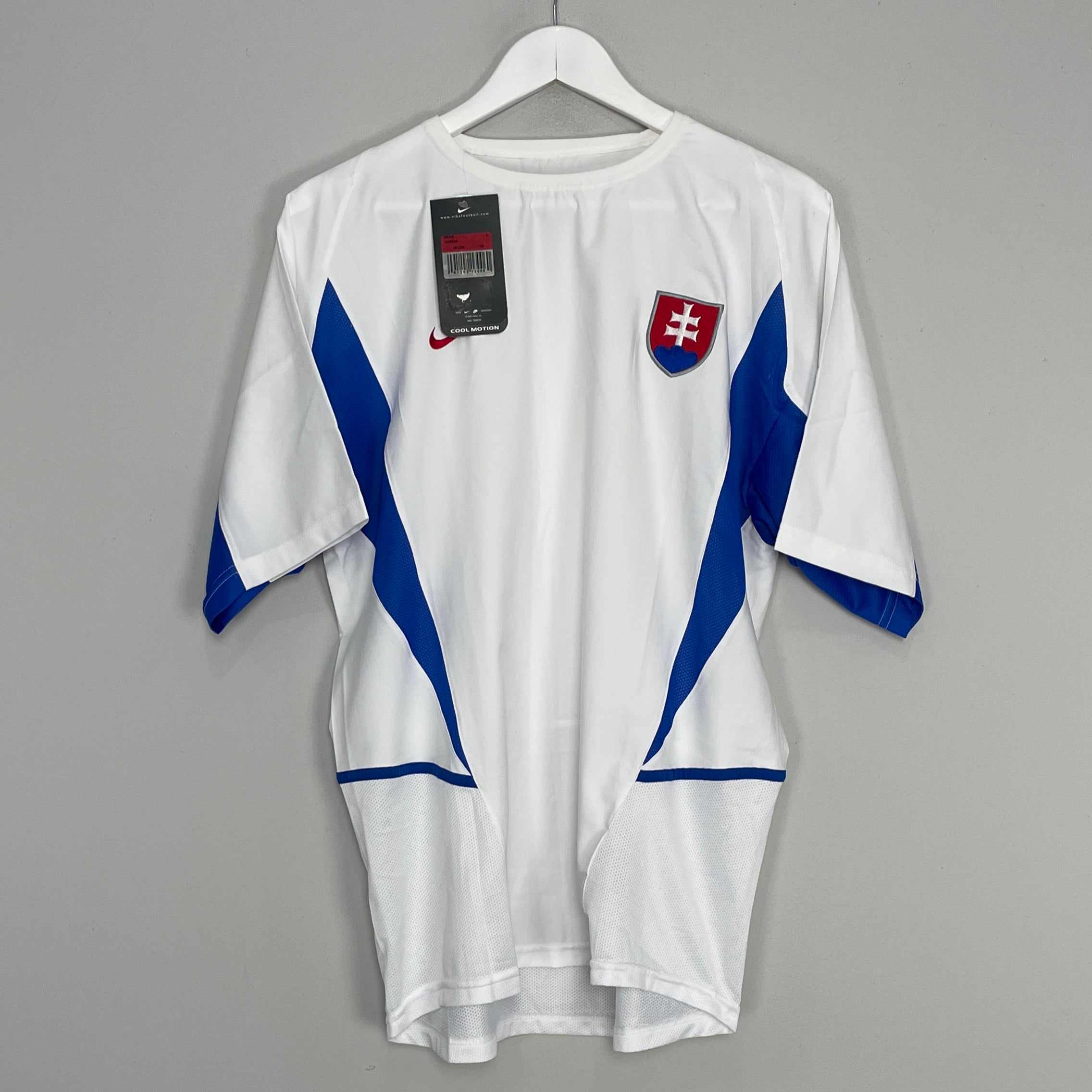 Shop 2002/04 SLOVAKIA *BNWT* HOME SHIRT (L) NIKE, classic football shirts, vintage football shirts & retro soccer jerseys at Cult Kits