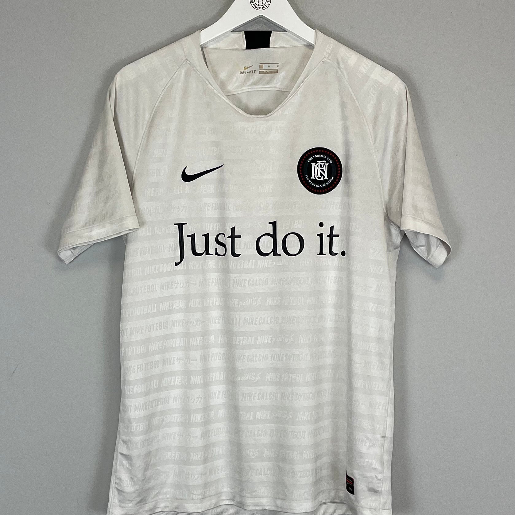 Shop 2018 NIKE TRAINING SHIRT (L), classic football shirts, vintage football shirts & retro soccer jerseys at Cult Kits