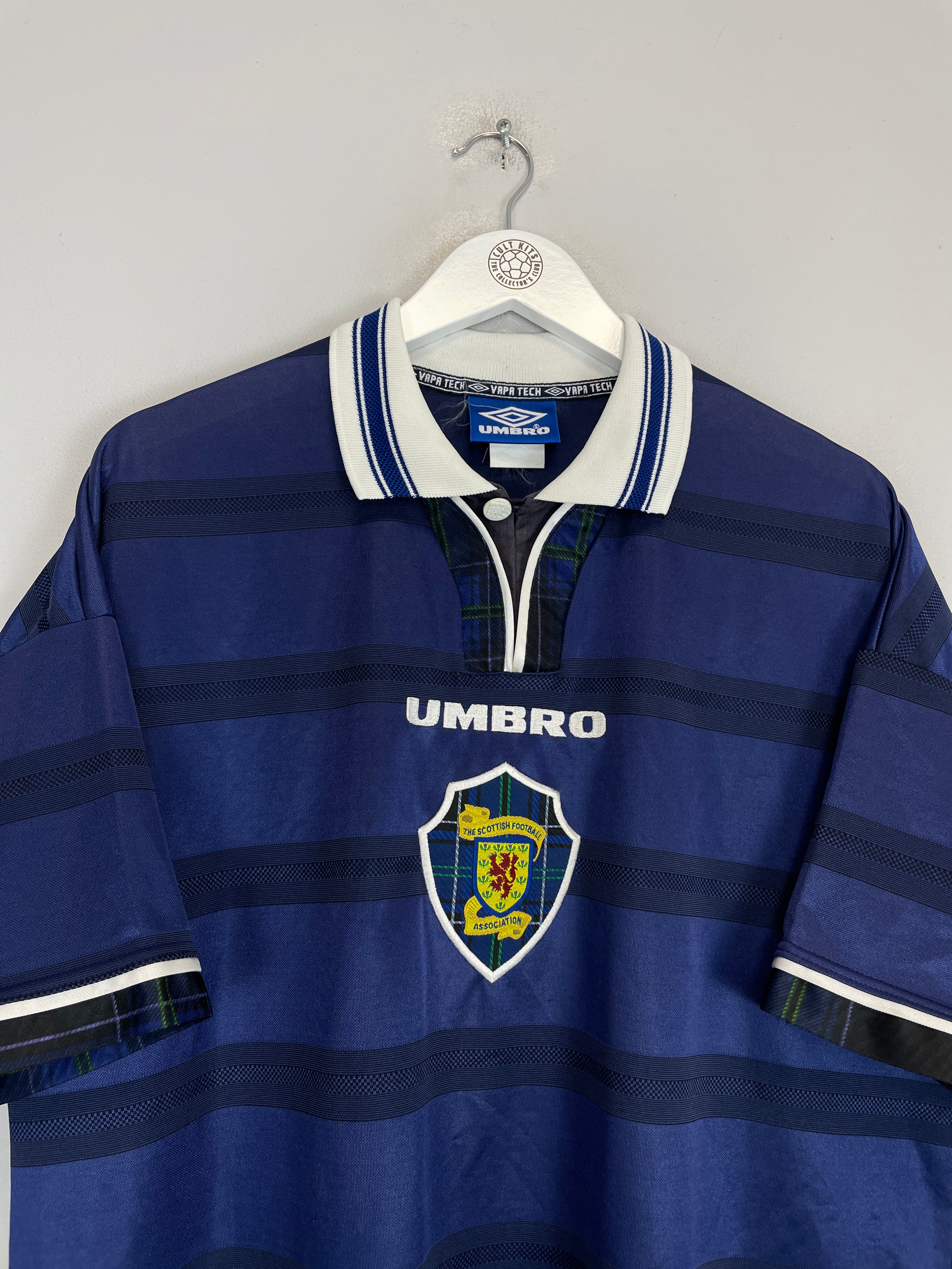 Shop 1998/00 SCOTLAND HOME SHIRT (XL) UMBRO, classic football shirts, vintage football shirts & retro soccer jerseys at Cult Kits