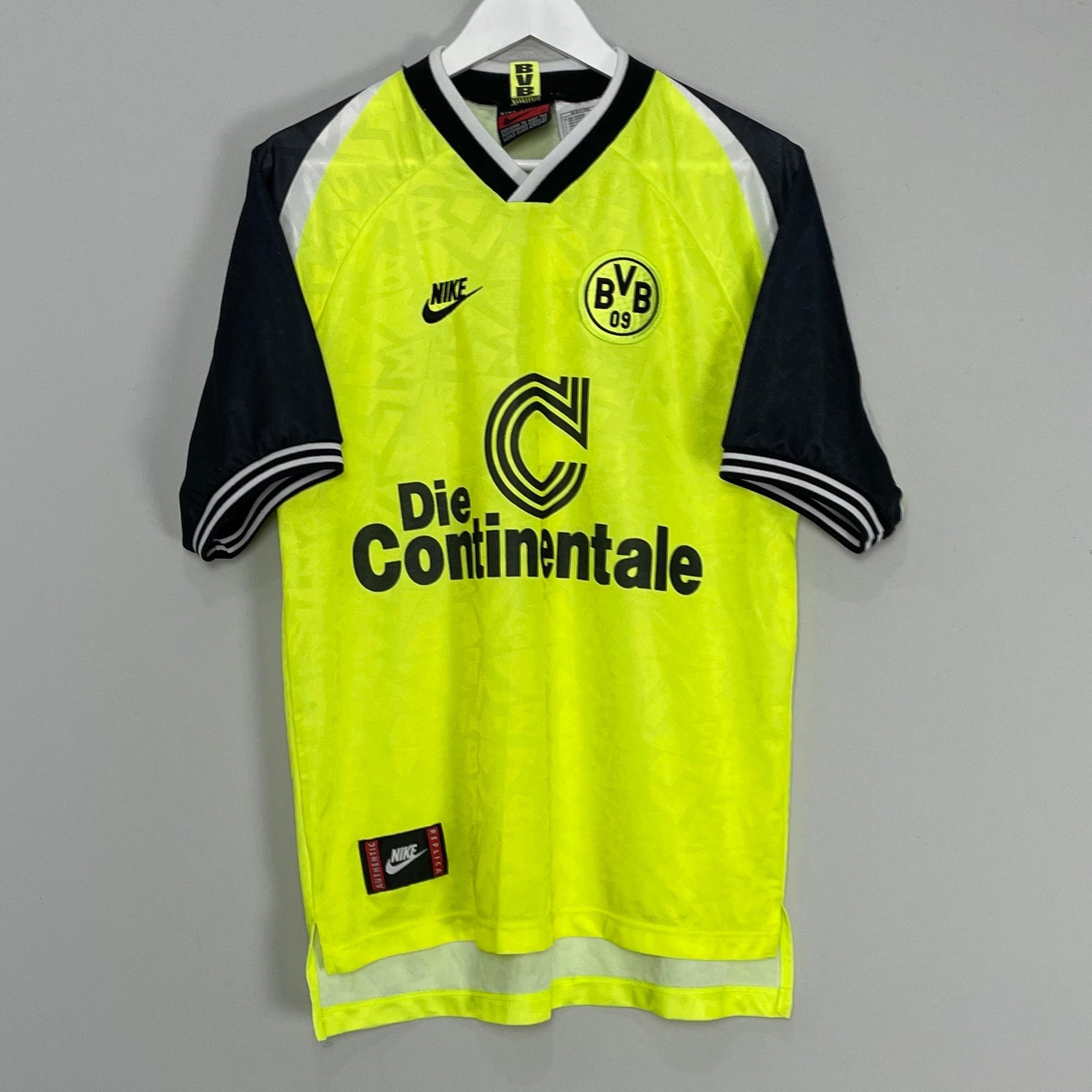 Shop 1995/96 DORTMUND HOME SHIRT (M) NIKE, classic football shirts, vintage football shirts & retro soccer jerseys at Cult Kits