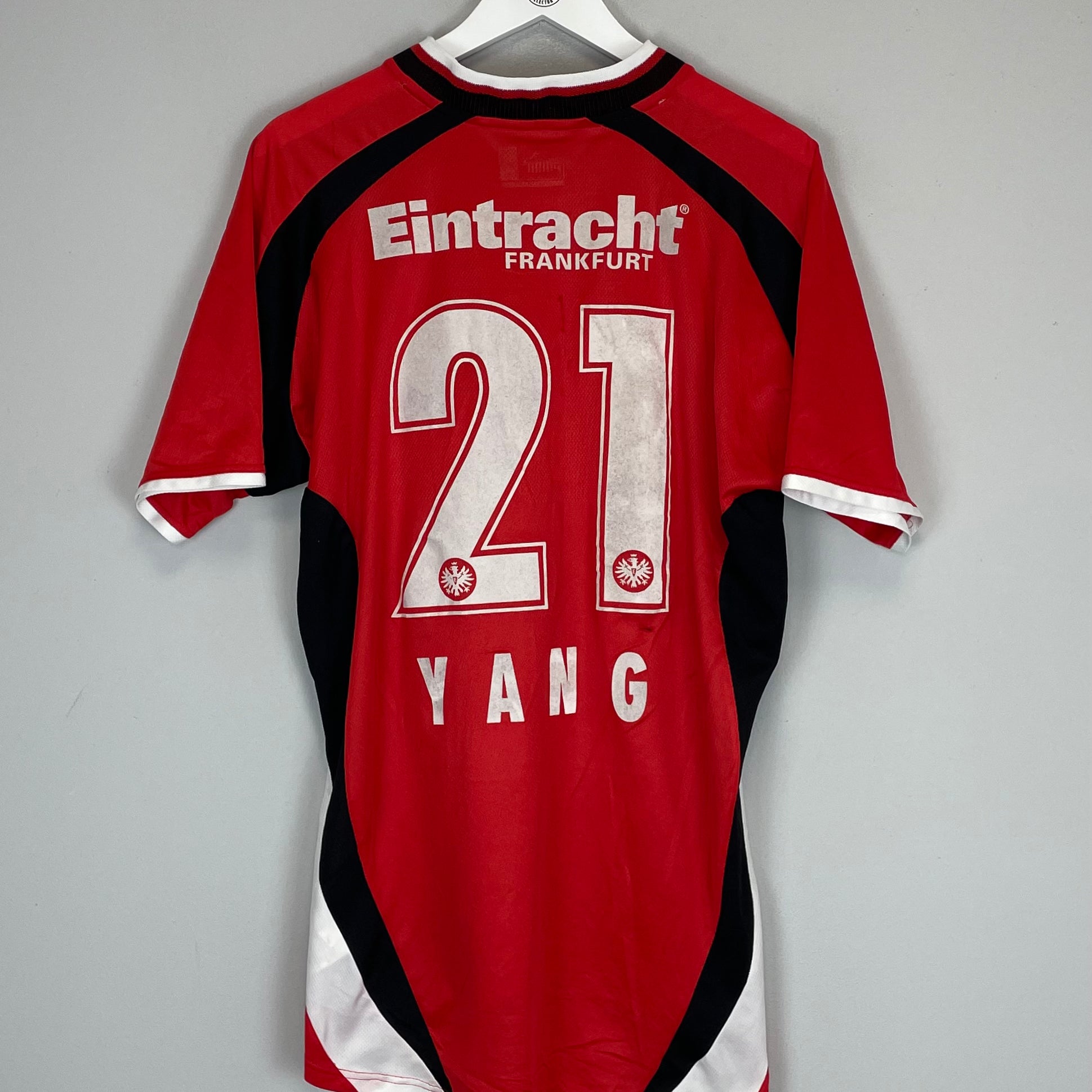 Shop 2000/01 EINTRACHT FRANKFURT YANG #21 HOME SHIRT (XL) PUMA, classic football shirts, vintage football shirts & retro soccer jerseys at Cult Kits