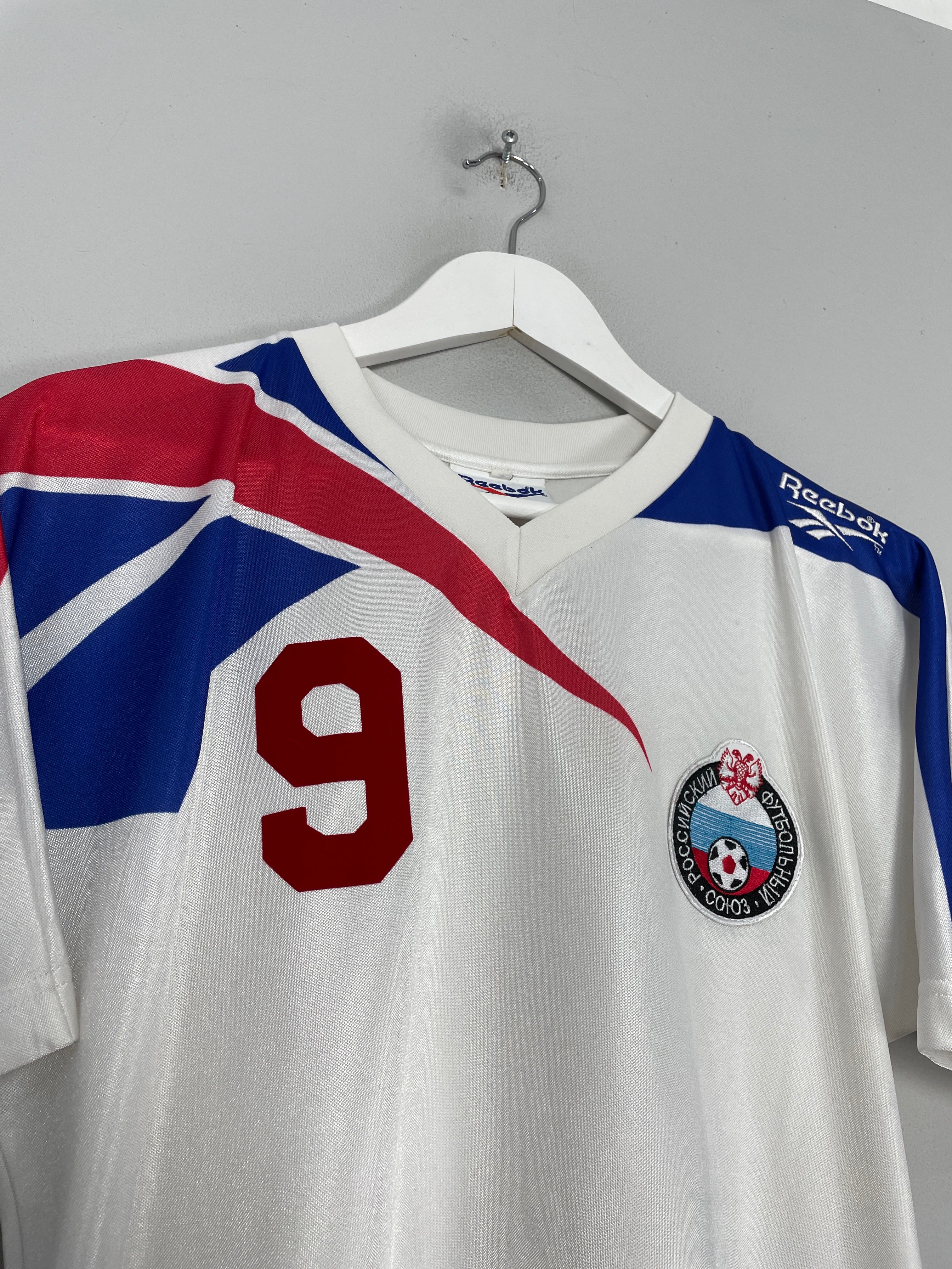 Shop 1993/94 RUSSIA SALENKO #9 HOME SHIRT (M) REEBOK, classic football shirts, vintage football shirts & retro soccer jerseys at Cult Kits