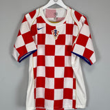 Shop 2004/06 CROATIA HOME SHIRT (M) NIKE, classic football shirts, vintage football shirts & retro soccer jerseys at Cult Kits