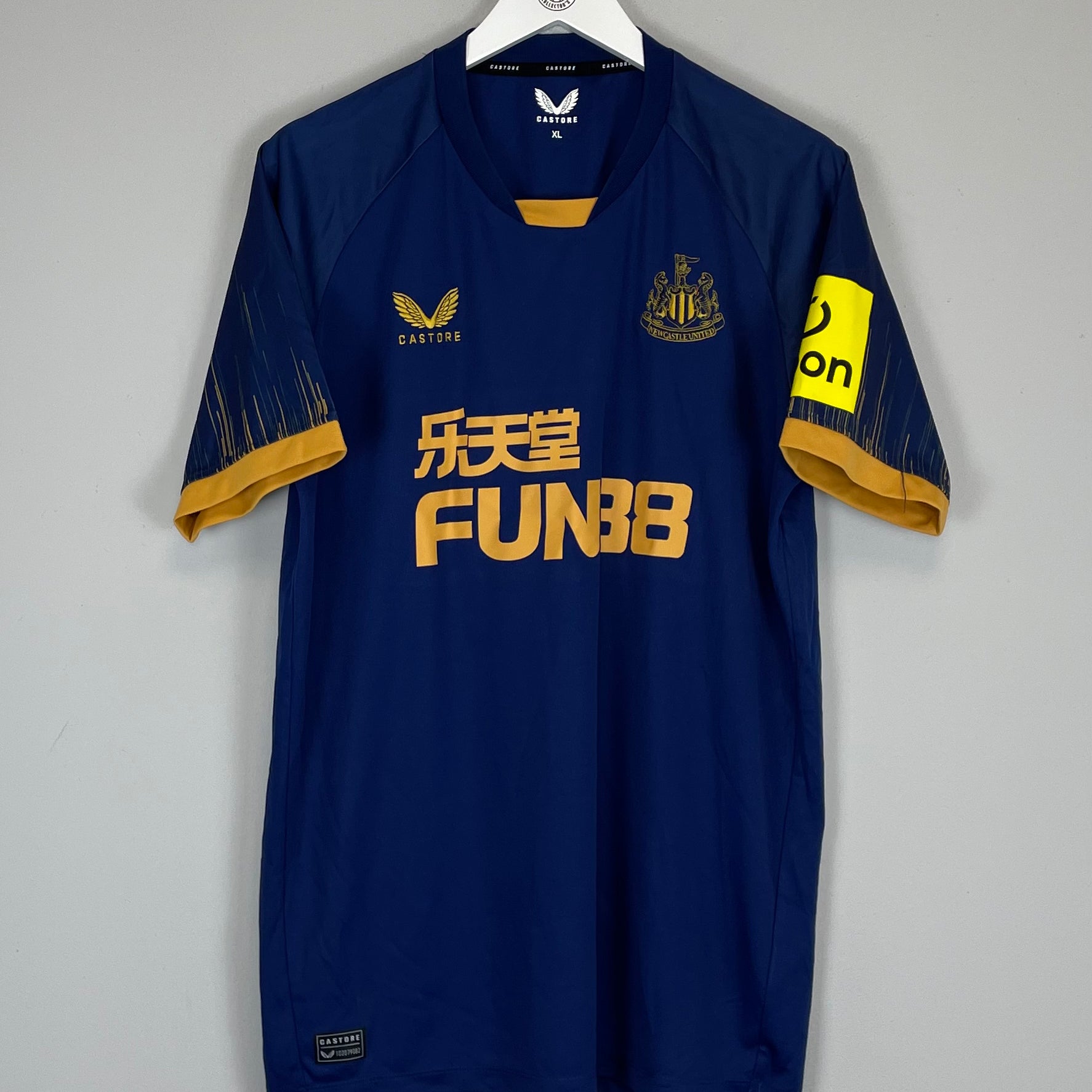 Shop 2022/23 NEWCASTLE UNITED AWAY SHIRT (XL) CASTORE, classic football shirts, vintage football shirts & retro soccer jerseys at Cult Kits