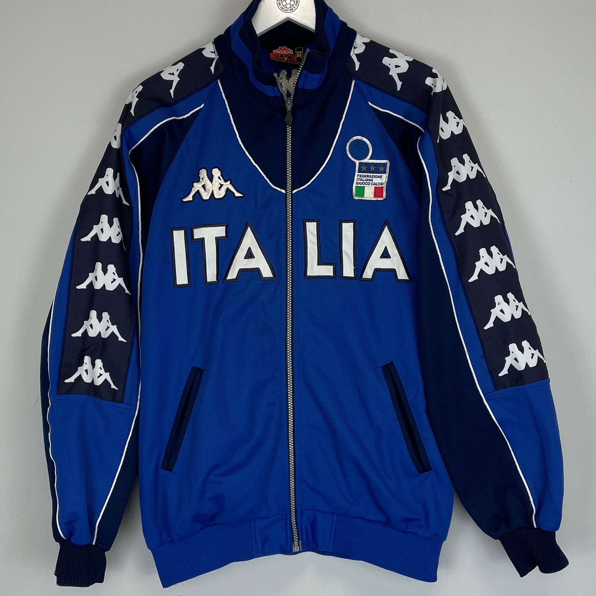 Shop 2000/01 ITALY TRACK JACKET (XL) KAPPA, classic football shirts, vintage football shirts & retro soccer jerseys at Cult Kits