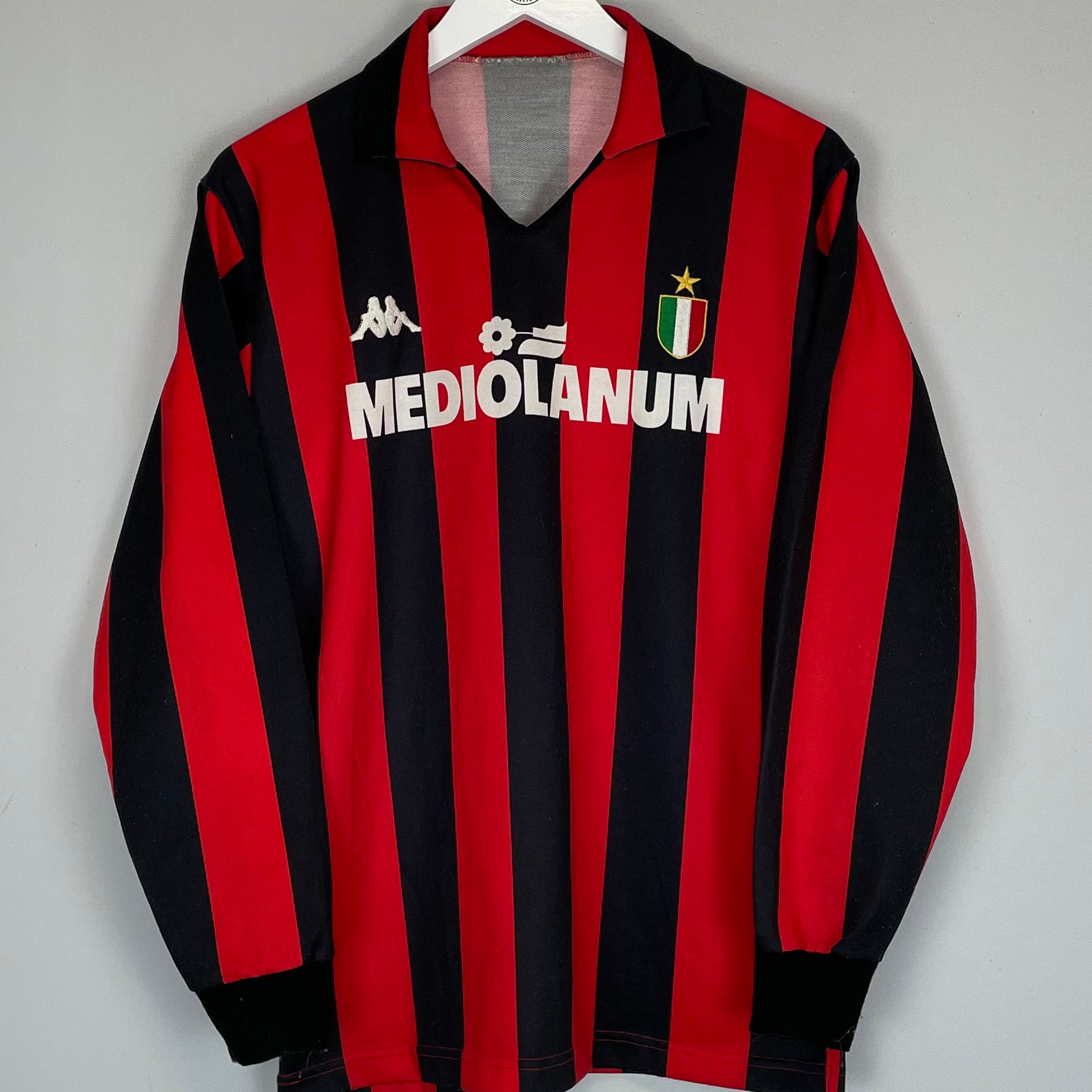 Shop 1988/89 AC MILAN L/S HOME SHIRT (M) KAPPA, classic football shirts, vintage football shirts & retro soccer jerseys at Cult Kits