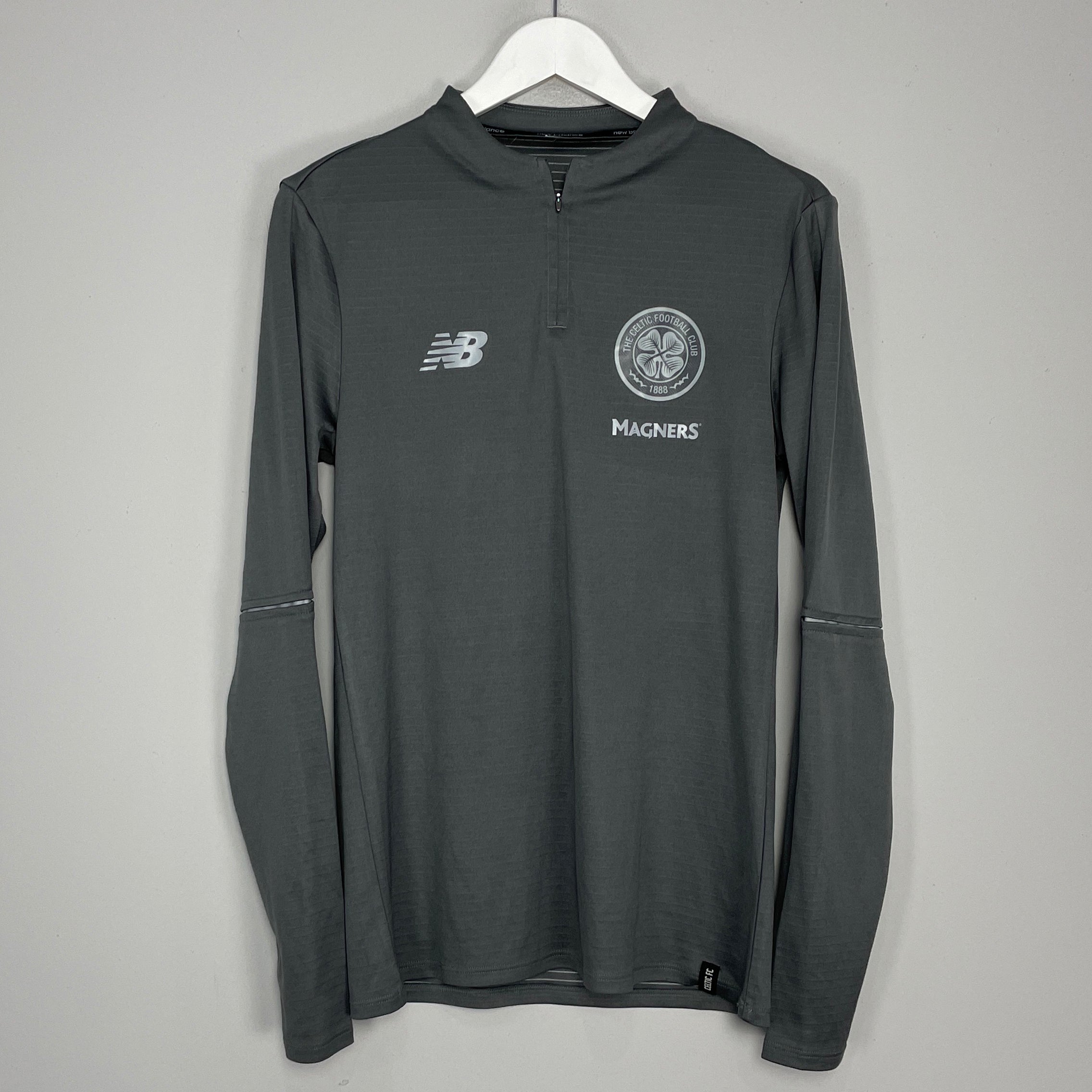 Shop 2015/16 CELTIC 1/4 DRILL TOP (M) NEW BALANCE, classic football shirts, vintage football shirts & retro soccer jerseys at Cult Kits