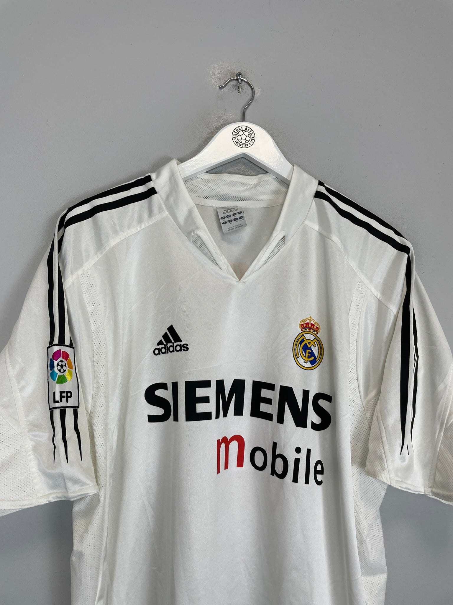 Shop 2004/05 REAL MADRID BECKHAM #23 HOME SHIRT (XL) ADIDAS, classic football shirts, vintage football shirts & retro soccer jerseys at Cult Kits