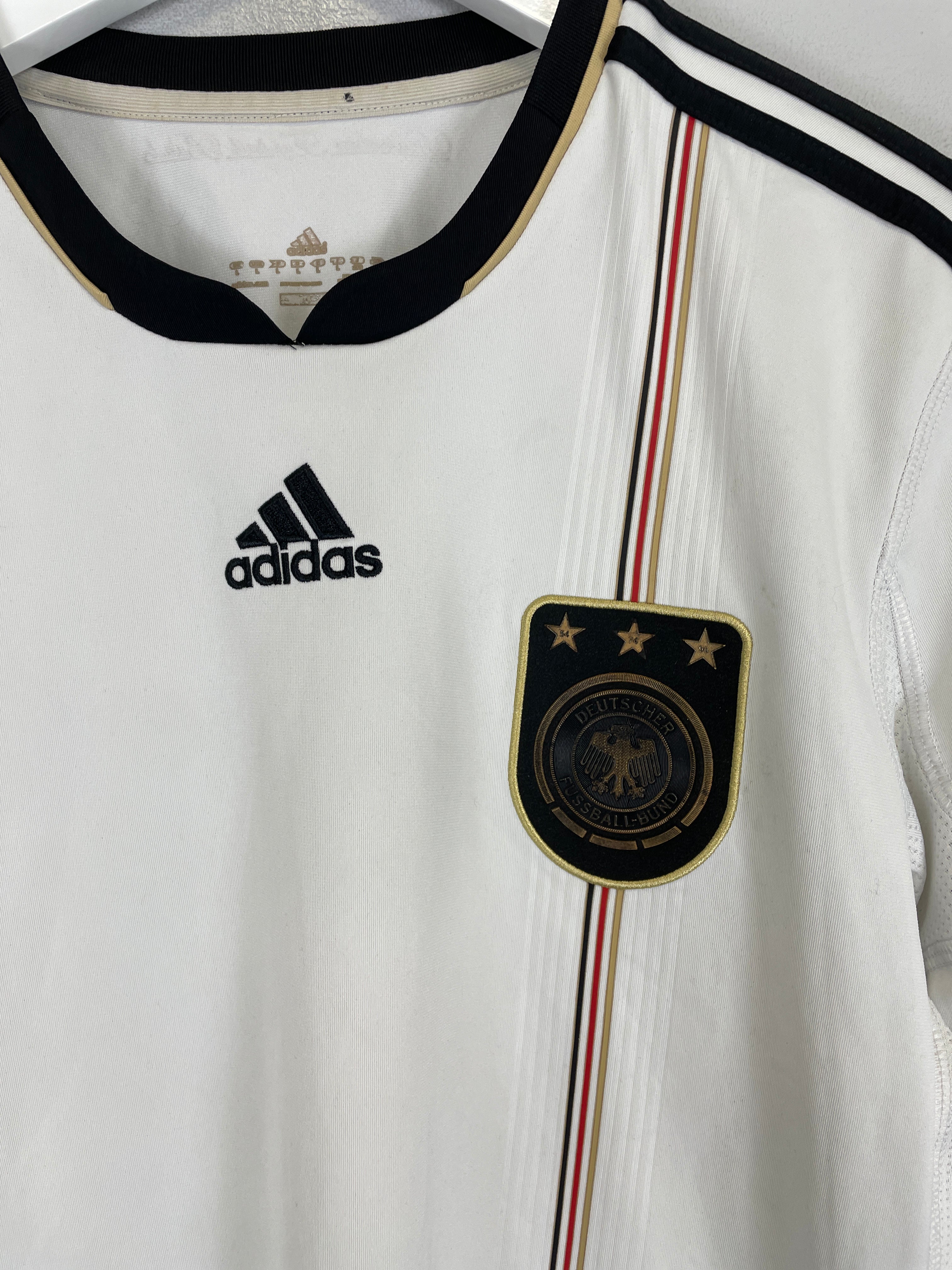 Shop 2010/11 GERMANY HOME SHIRT (L) ADIDAS, classic football shirts, vintage football shirts & retro soccer jerseys at Cult Kits