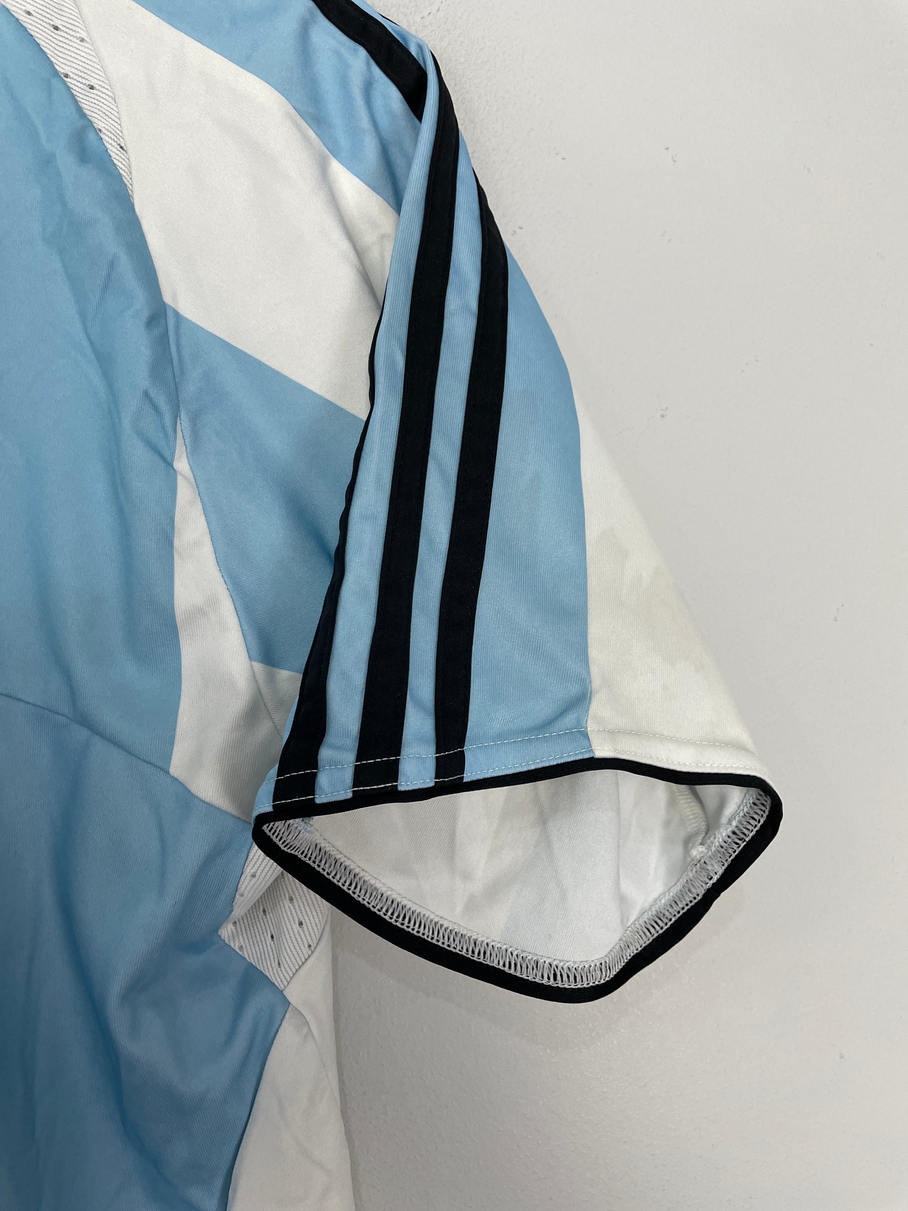 Shop 2007/09 ARGENTINA HOME SHIRT (M) ADIDAS, classic football shirts, vintage football shirts & retro soccer jerseys at Cult Kits