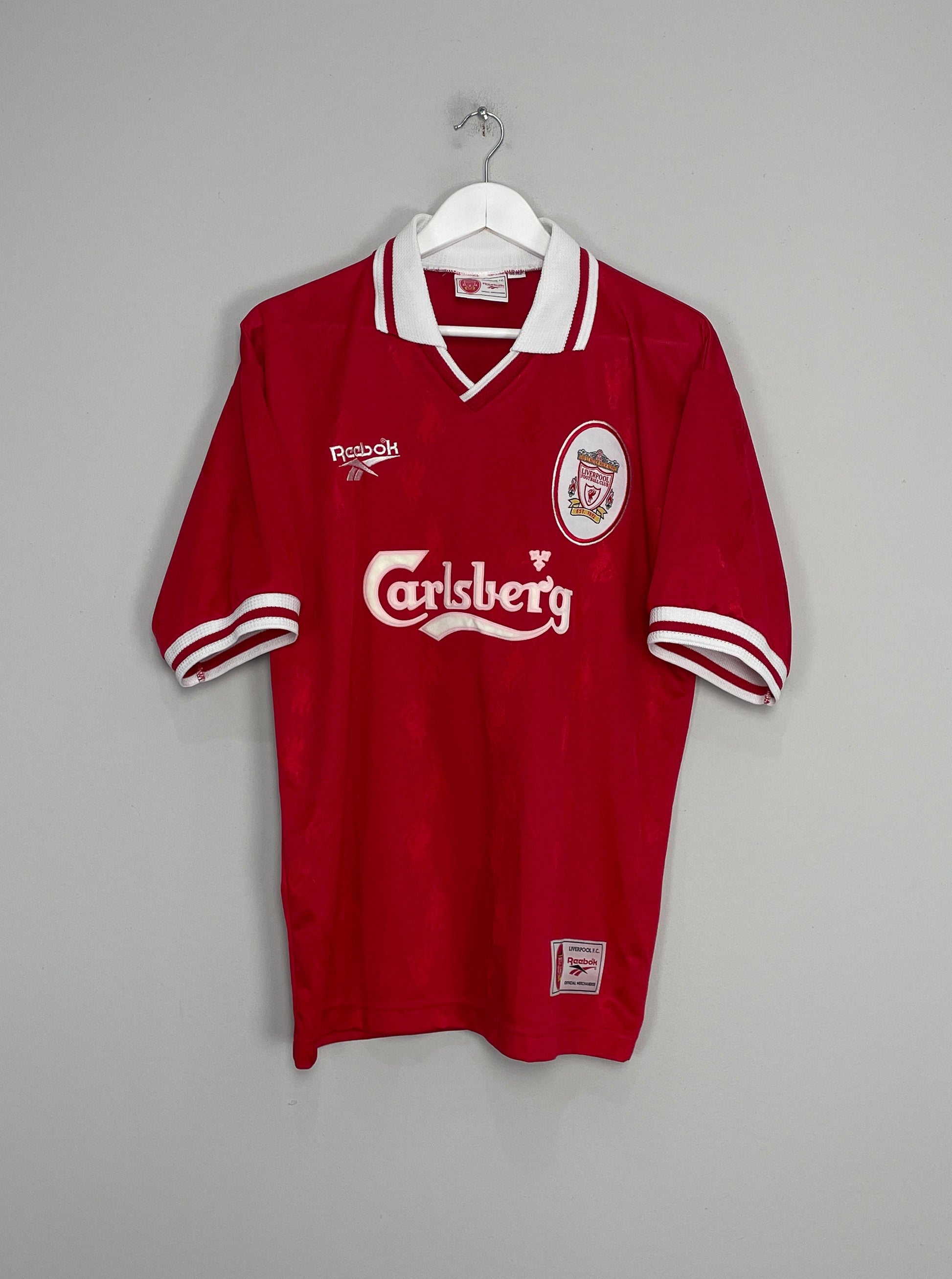 Image of the Liverpool shirt from the 1996/98 season