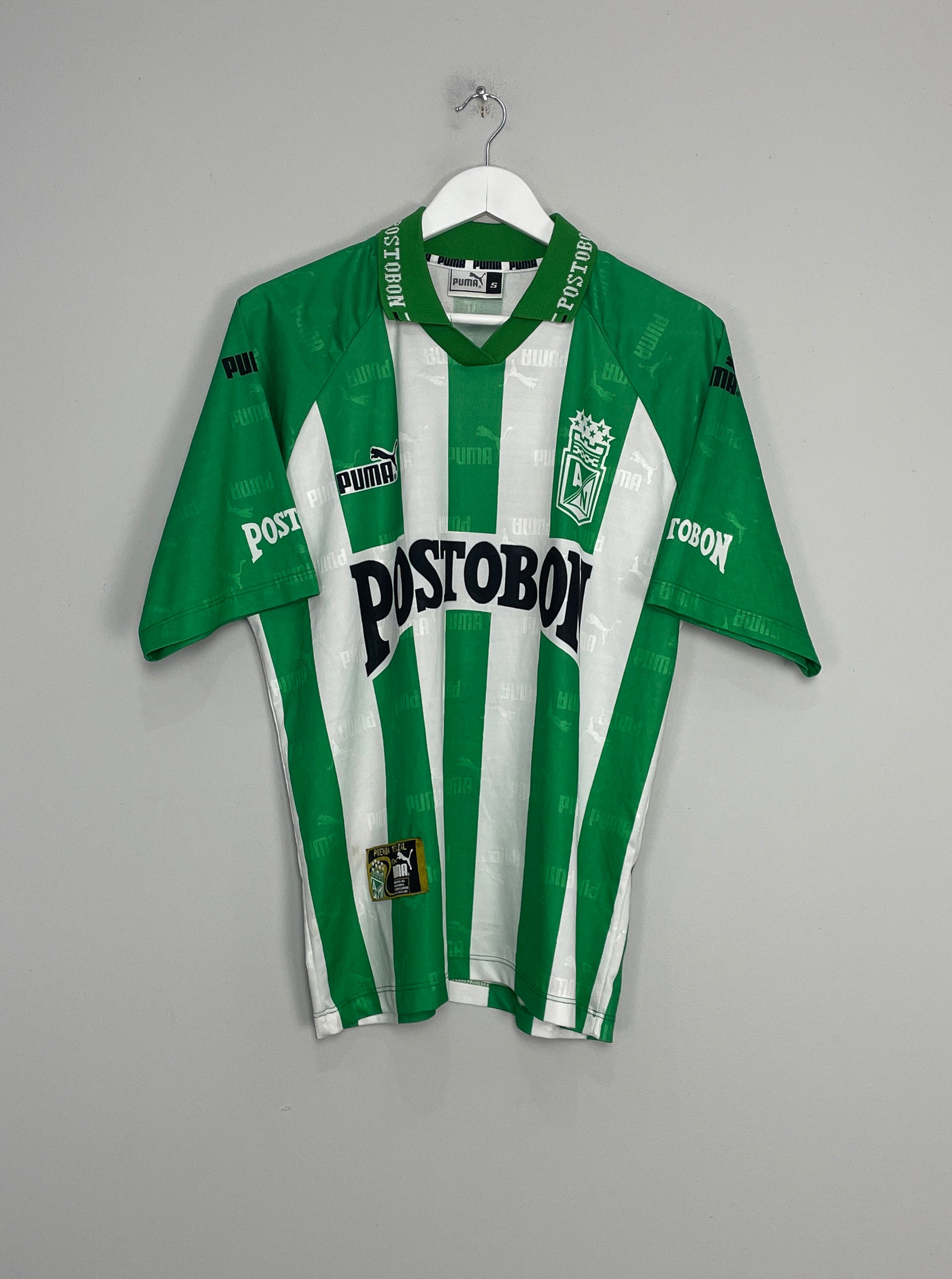 Image of the Atletico Nacional shirt from the 2000/01 season