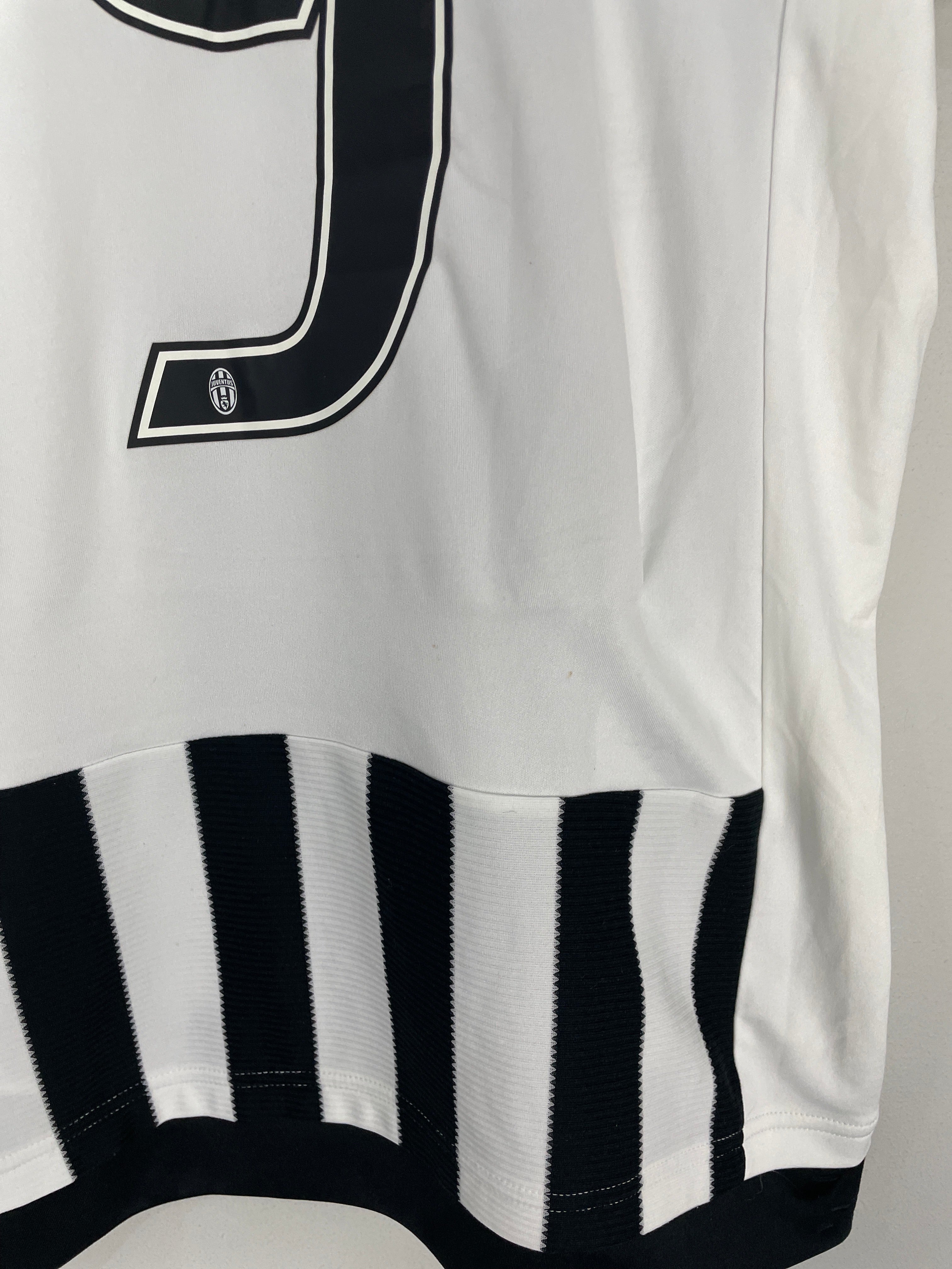 Shop 2015/16 JUVENTUS MORATA #9 HOME SHIRT (M) ADIDAS, classic football shirts, vintage football shirts & retro soccer jerseys at Cult Kits