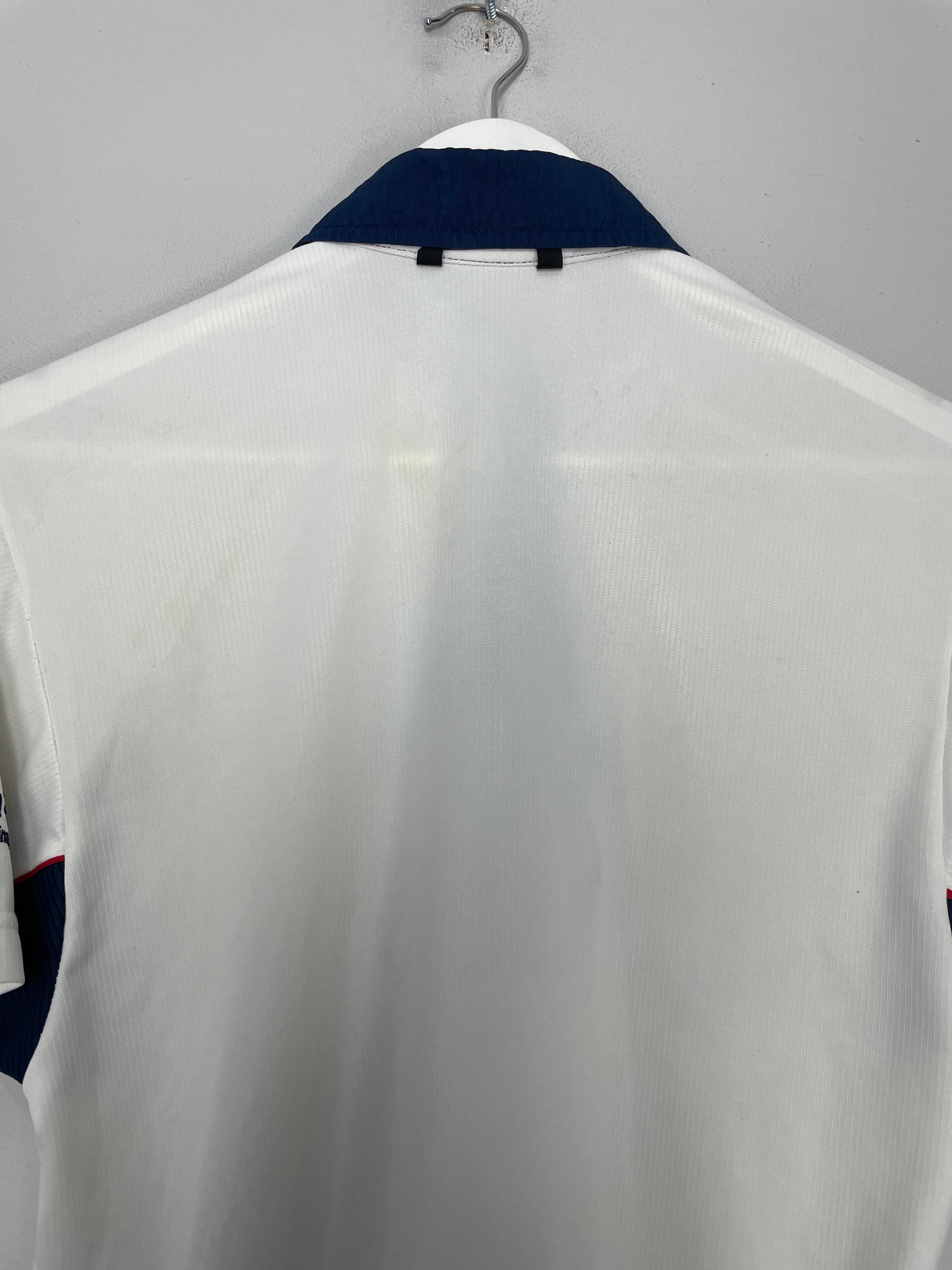 Shop 2000/02 CHILE AWAY SHIRT (S) UMBRO, classic football shirts, vintage football shirts & retro soccer jerseys at Cult Kits