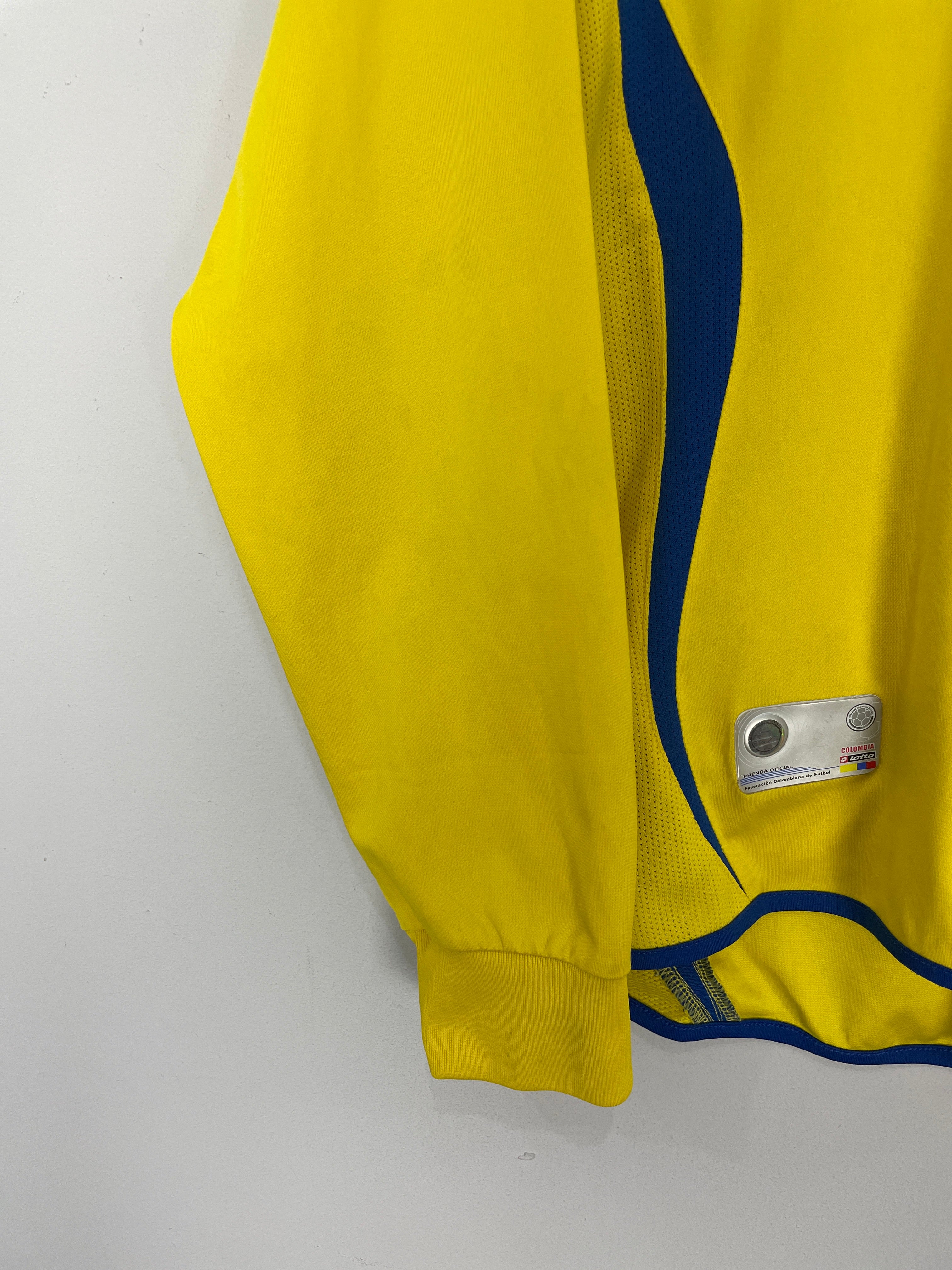 Shop 2007/09 COLOMBIA L/S HOME SHIRT (M) LOTTO, classic football shirts, vintage football shirts & retro soccer jerseys at Cult Kits