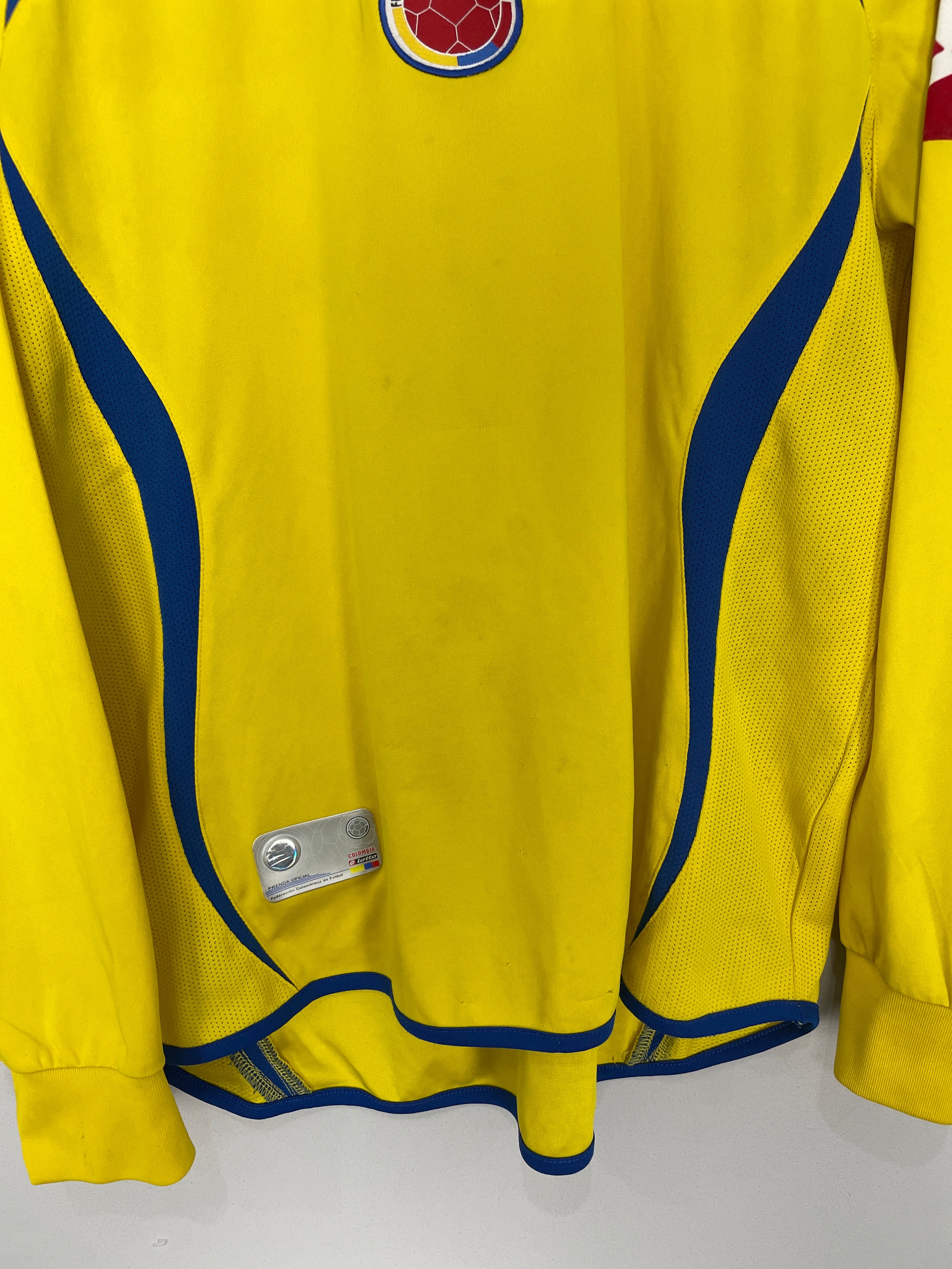 Shop 2007/09 COLOMBIA L/S HOME SHIRT (M) LOTTO, classic football shirts, vintage football shirts & retro soccer jerseys at Cult Kits