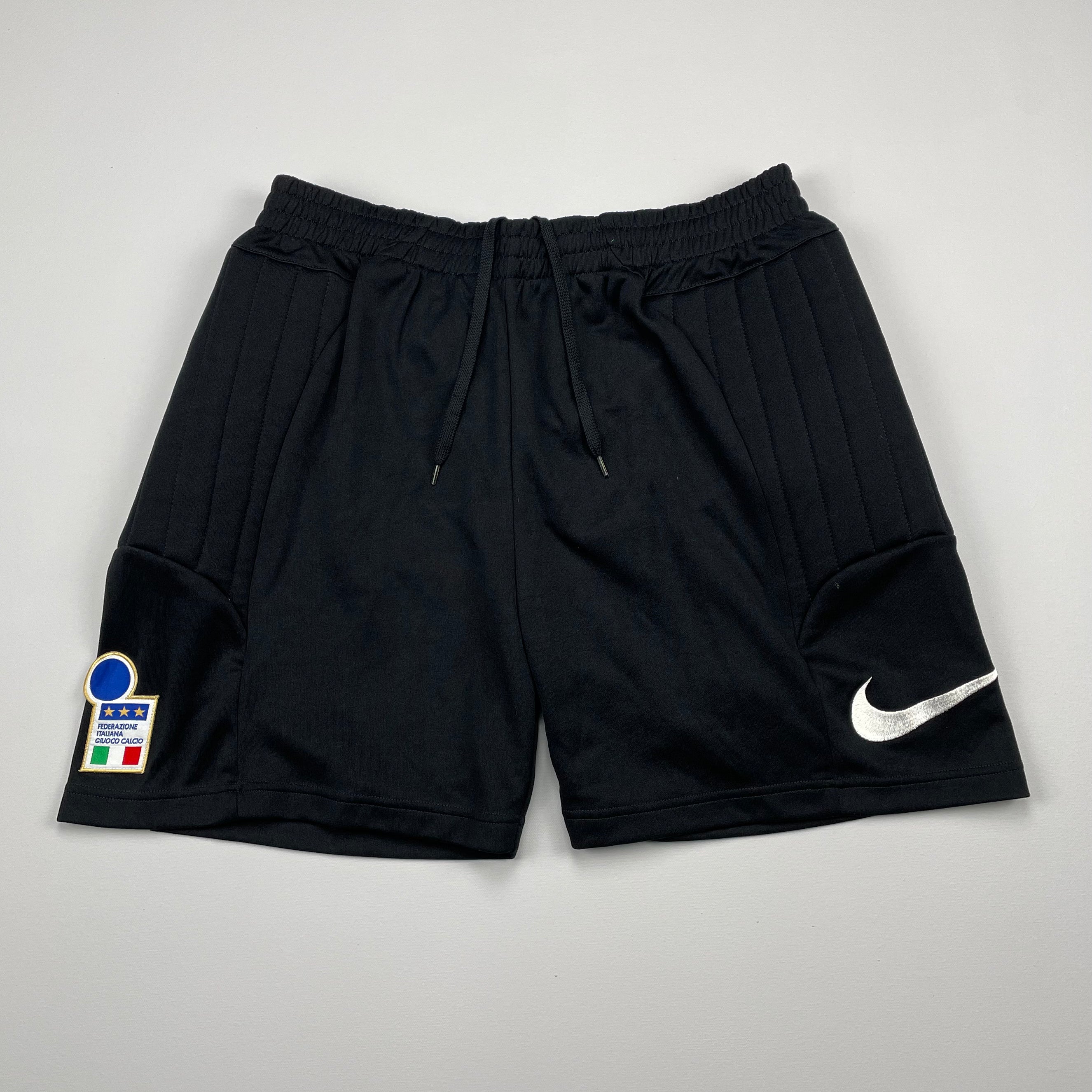 Shop 1996/98 ITALY GK SHORTS (XL) NIKE, classic football shirts, vintage football shirts & retro soccer jerseys at Cult Kits