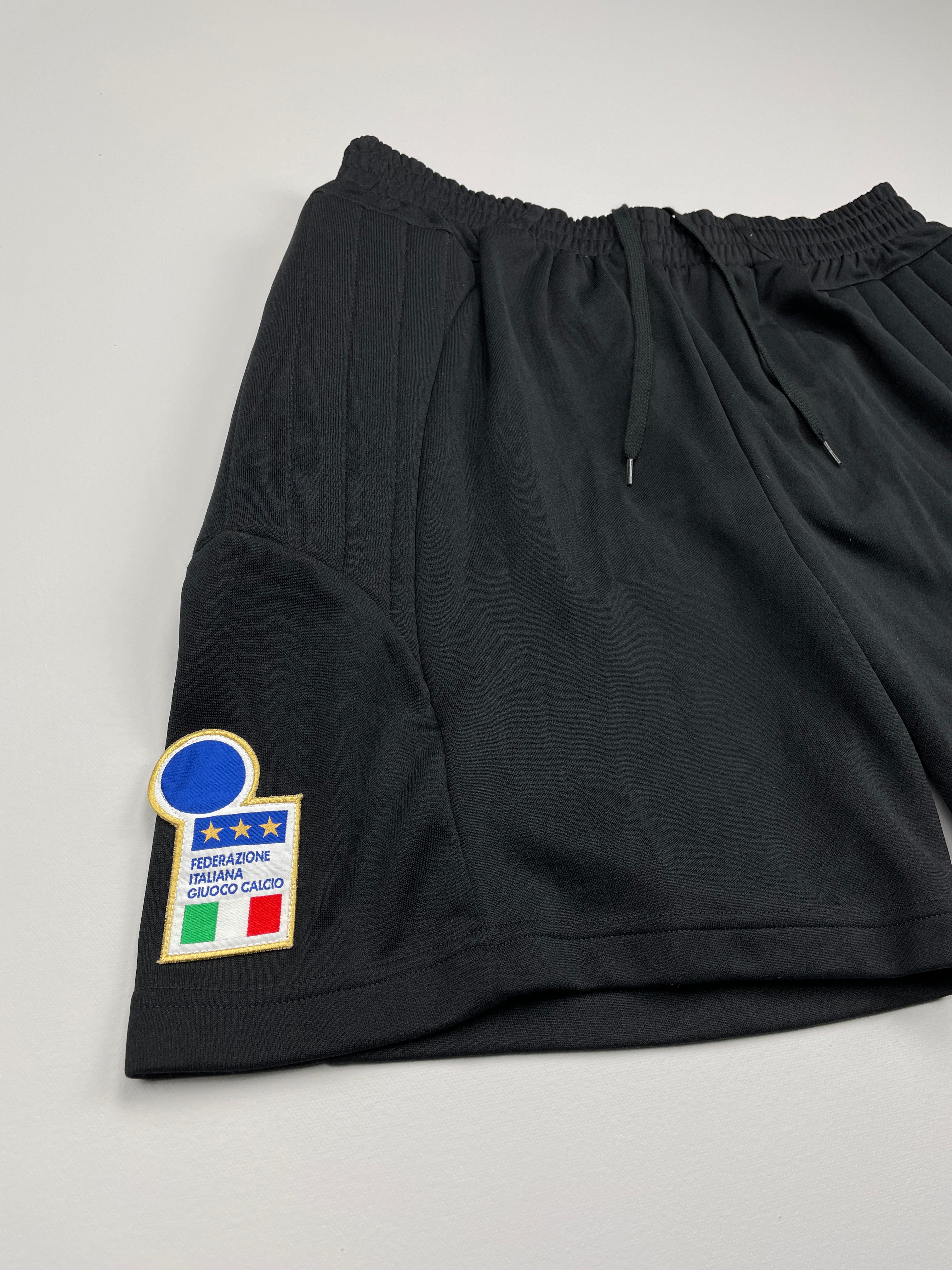 Shop 1996/98 ITALY GK SHORTS (XL) NIKE, classic football shirts, vintage football shirts & retro soccer jerseys at Cult Kits