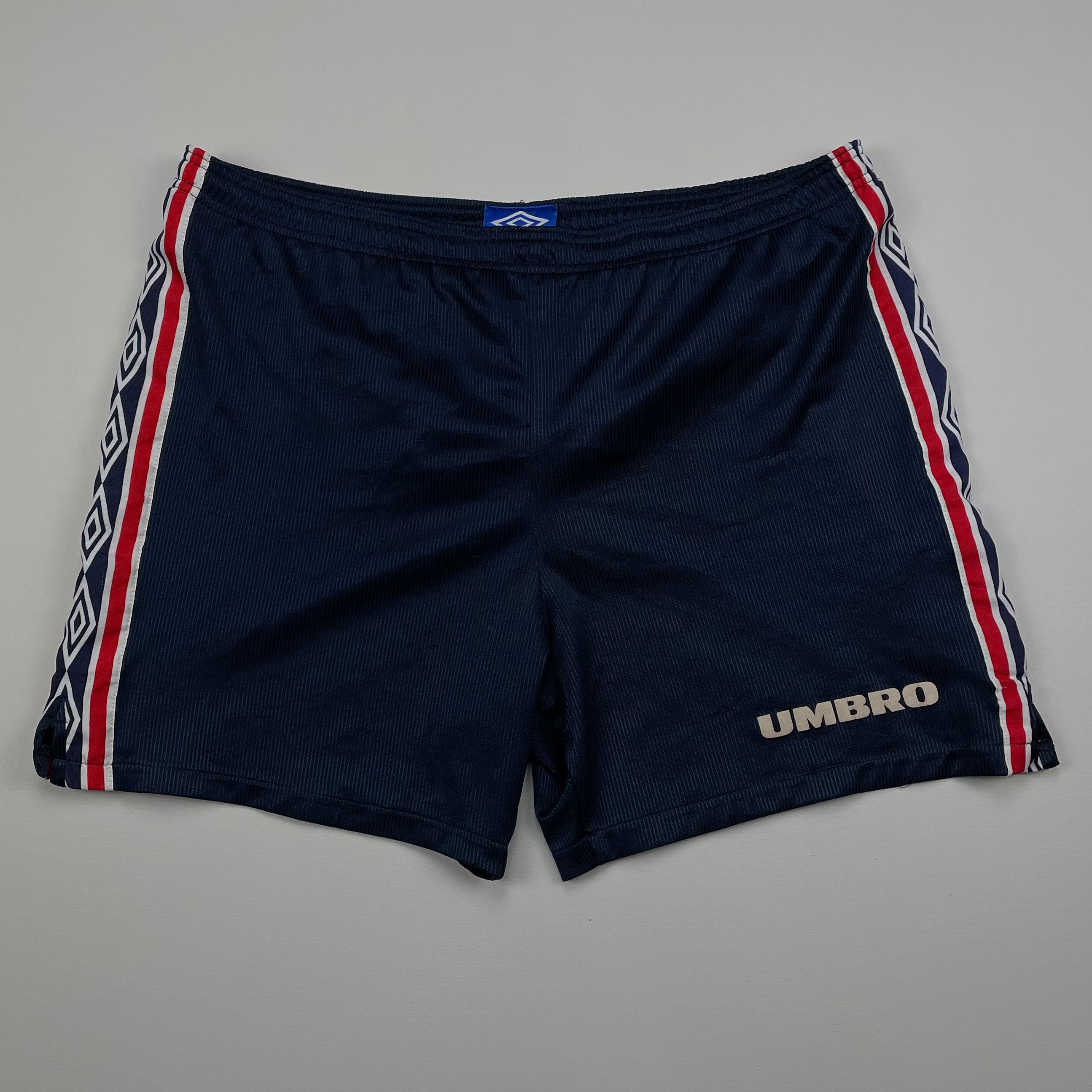 Shop 1998/00 UMBRO SHORTS (L), classic football shirts, vintage football shirts & retro soccer jerseys at Cult Kits
