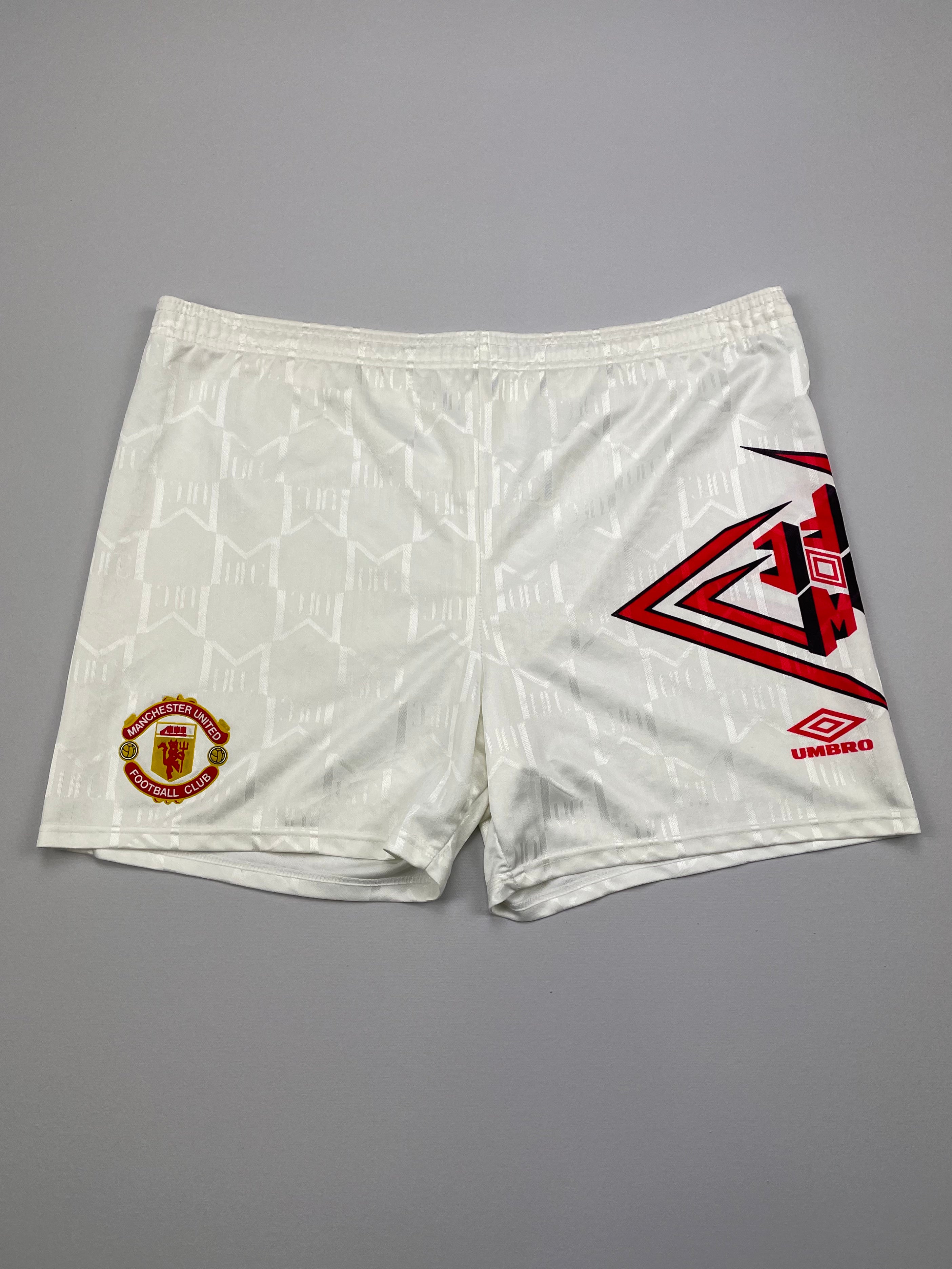 Shop 1992/94 MANCHESTER UNITED HOME SHORTS (L) UMBRO, classic football shirts, vintage football shirts & retro soccer jerseys at Cult Kits