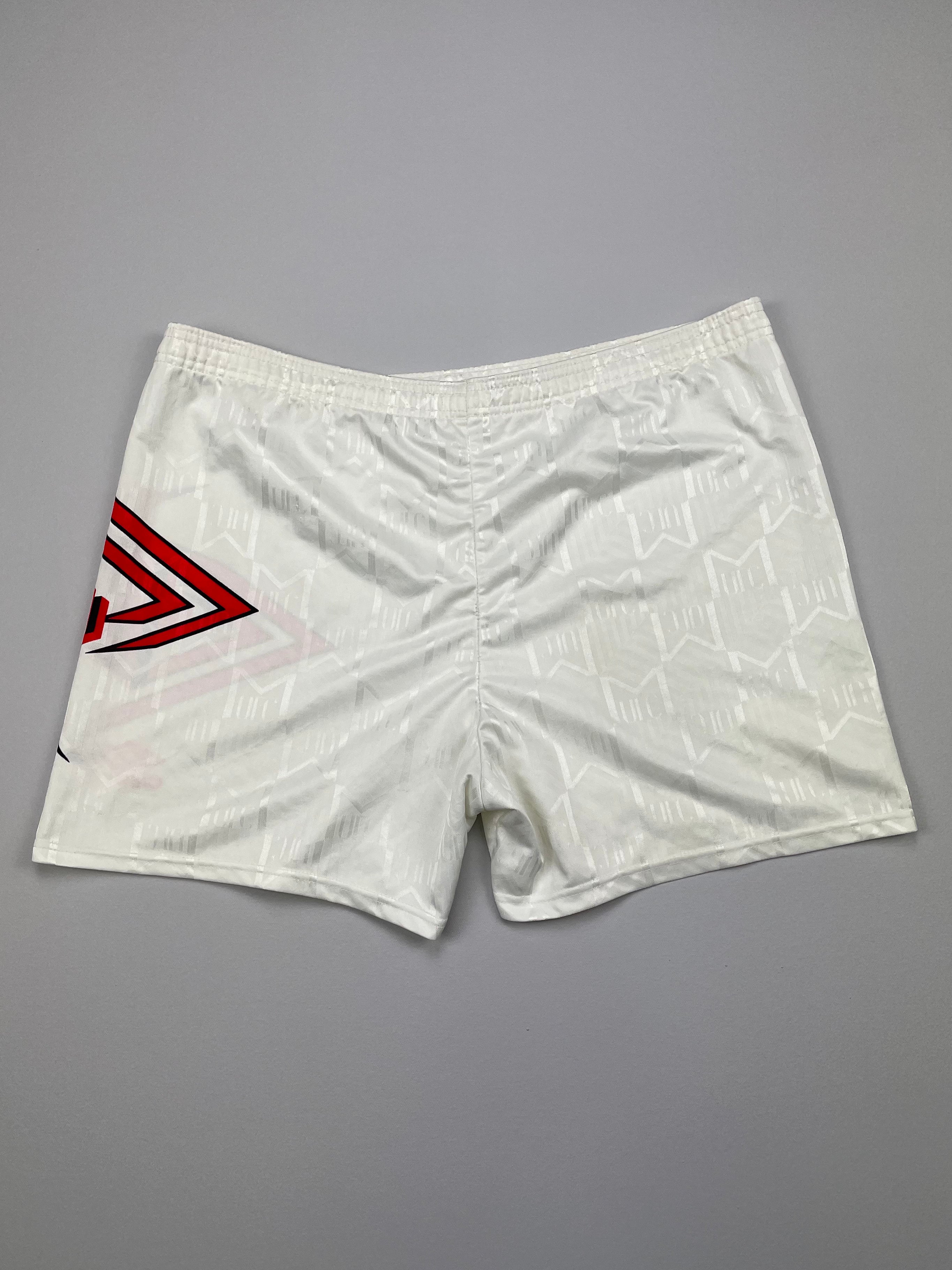 Shop 1992/94 MANCHESTER UNITED HOME SHORTS (L) UMBRO, classic football shirts, vintage football shirts & retro soccer jerseys at Cult Kits