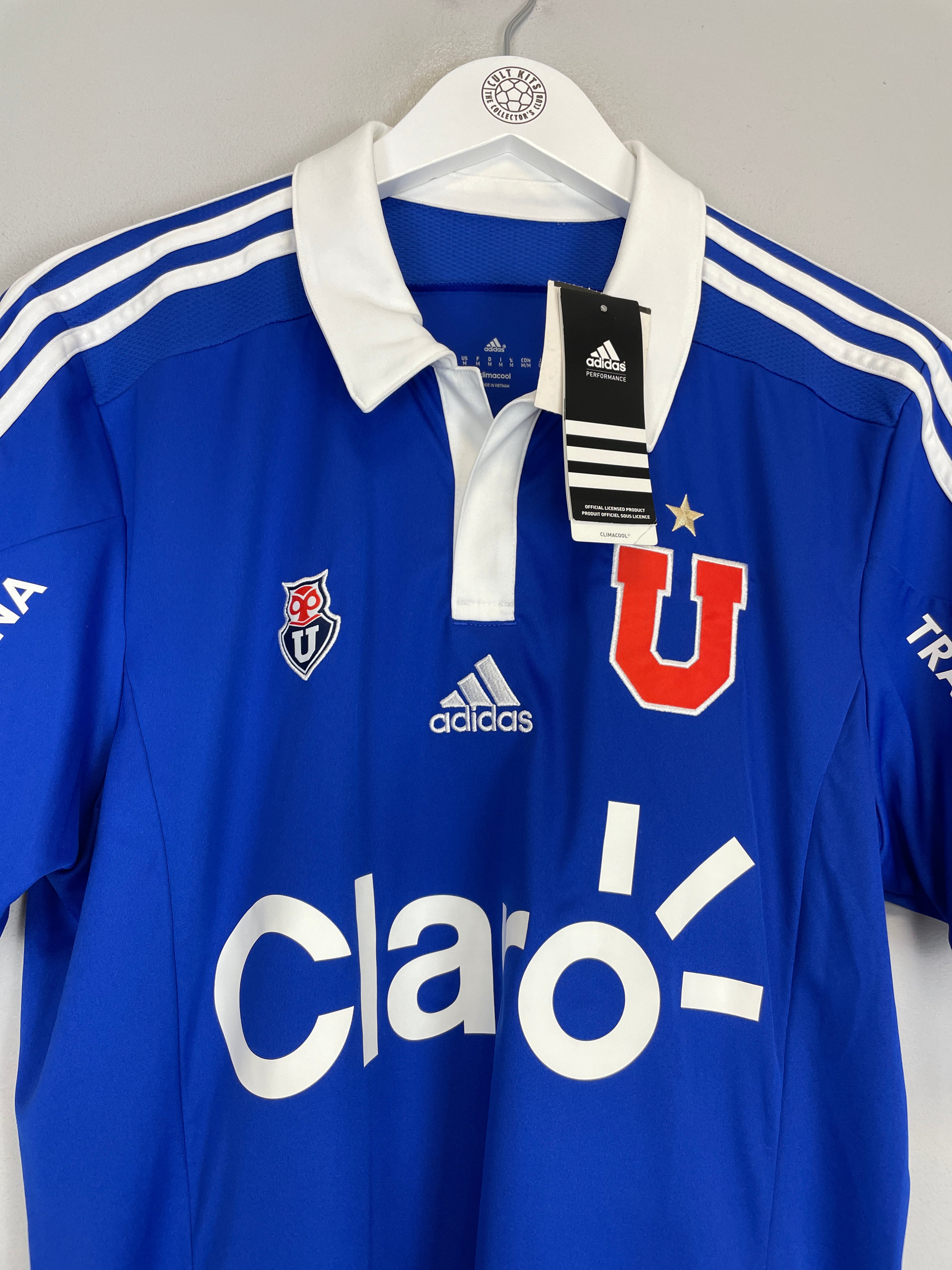 Shop 2015/16 UNIVERSIDAD DE CHILE *BNWT* HOME SHIRT (M) ADIDAS, classic football shirts, vintage football shirts & retro soccer jerseys at Cult Kits