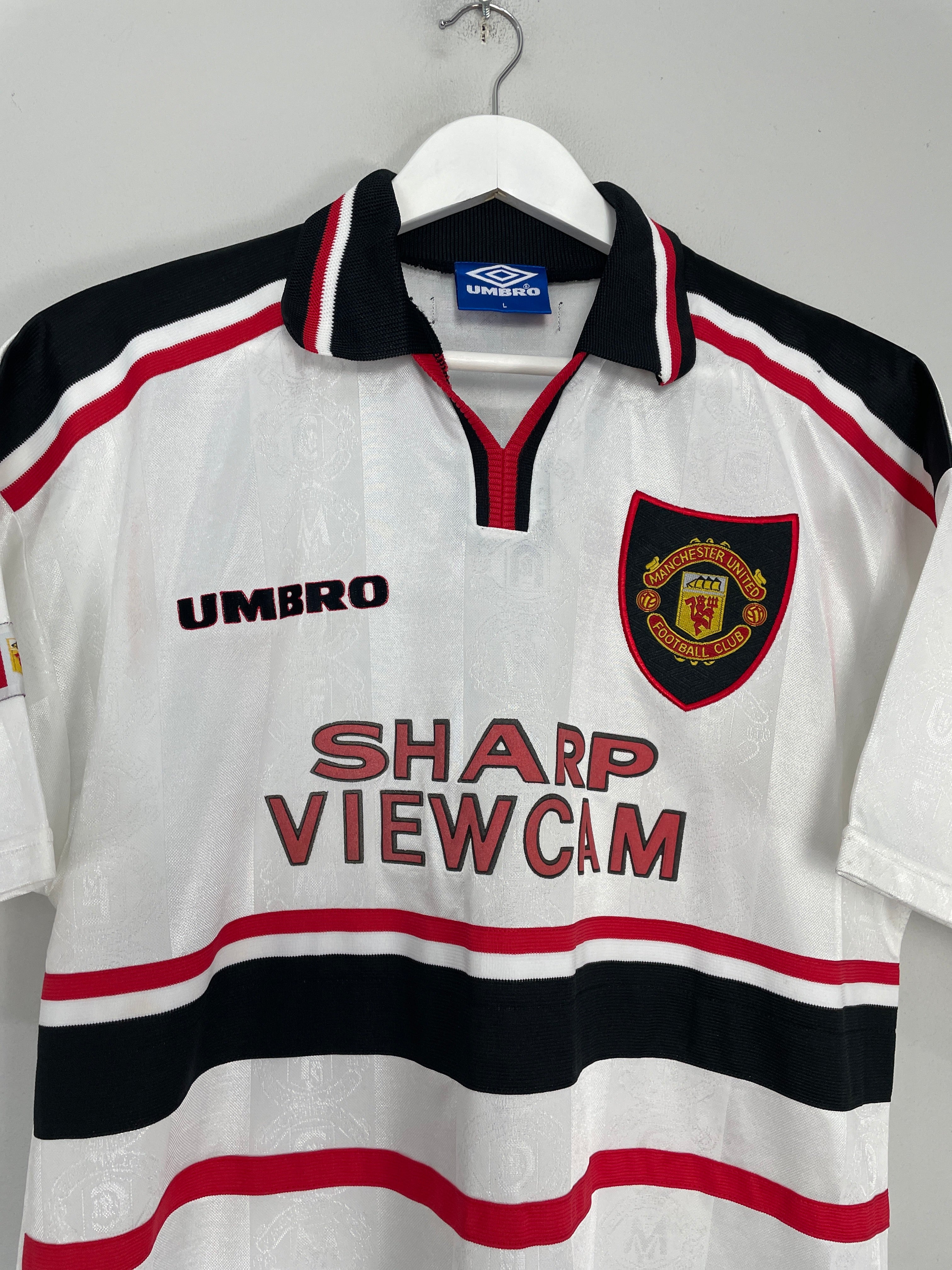 Shop 1997/99 MANCHESTER UNITED BECKHAM #7 AWAY SHIRT (L) UMBRO, classic football shirts, vintage football shirts & retro soccer jerseys at Cult Kits