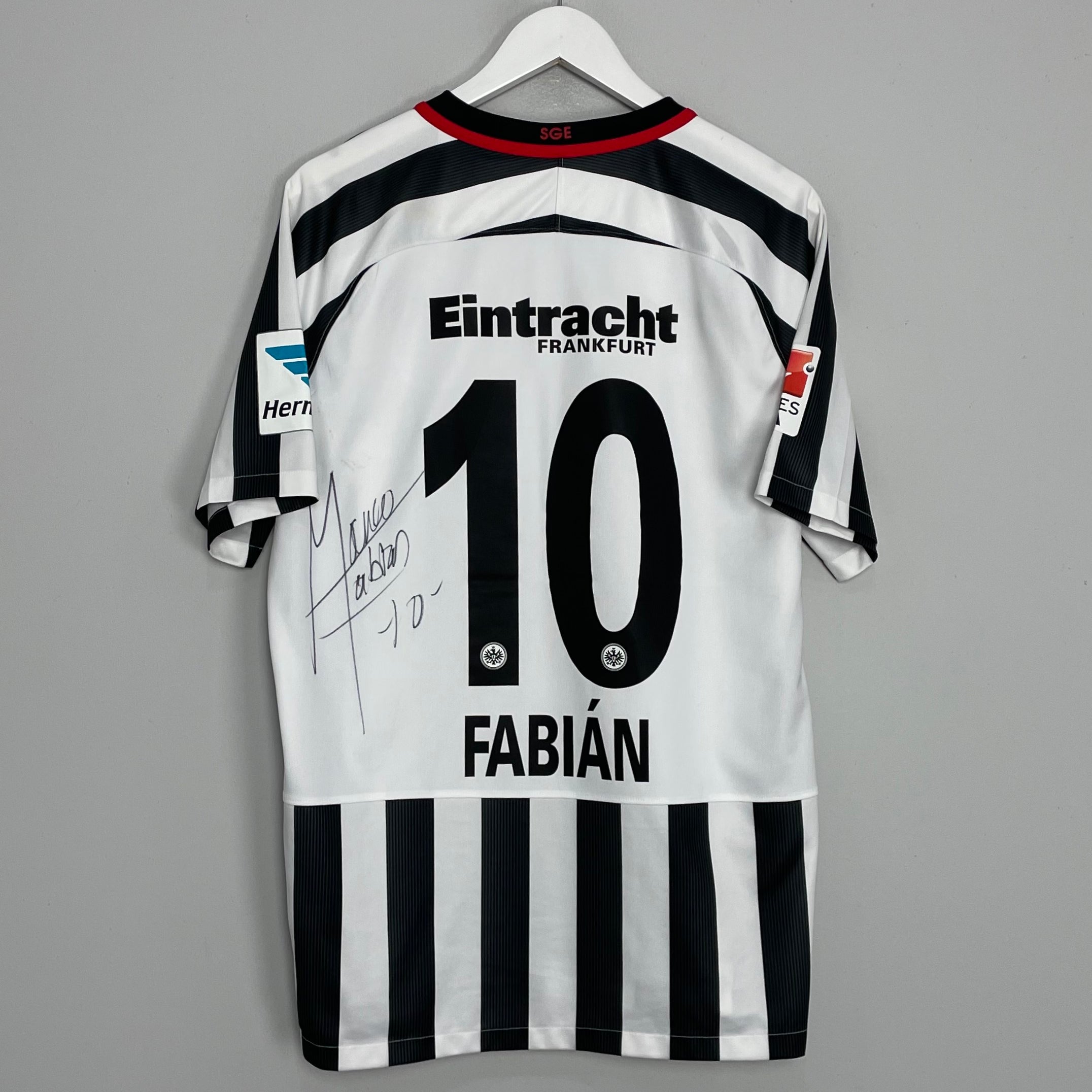 Shop 2016/17 EINTRACHT FRANKFURT FABIAN #10 *SIGNED* HOME SHIRT (L) NIKE, classic football shirts, vintage football shirts & retro soccer jerseys at Cult Kits