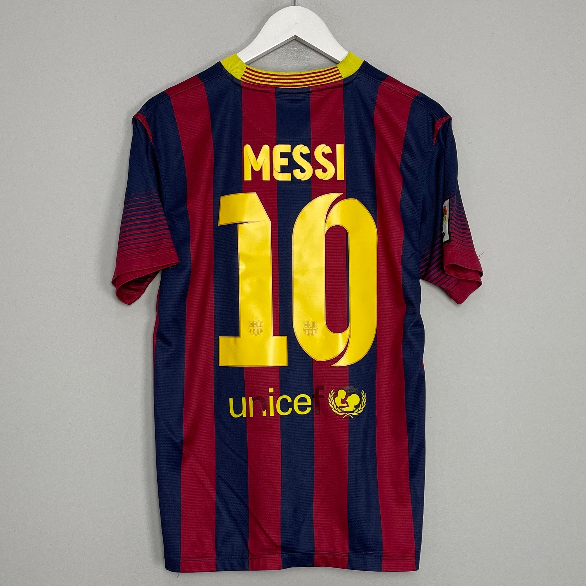 Shop 2013/14 BARCELONA MESSI #10 HOME SHIRT (M) NIKE, classic football shirts, vintage football shirts & retro soccer jerseys at Cult Kits