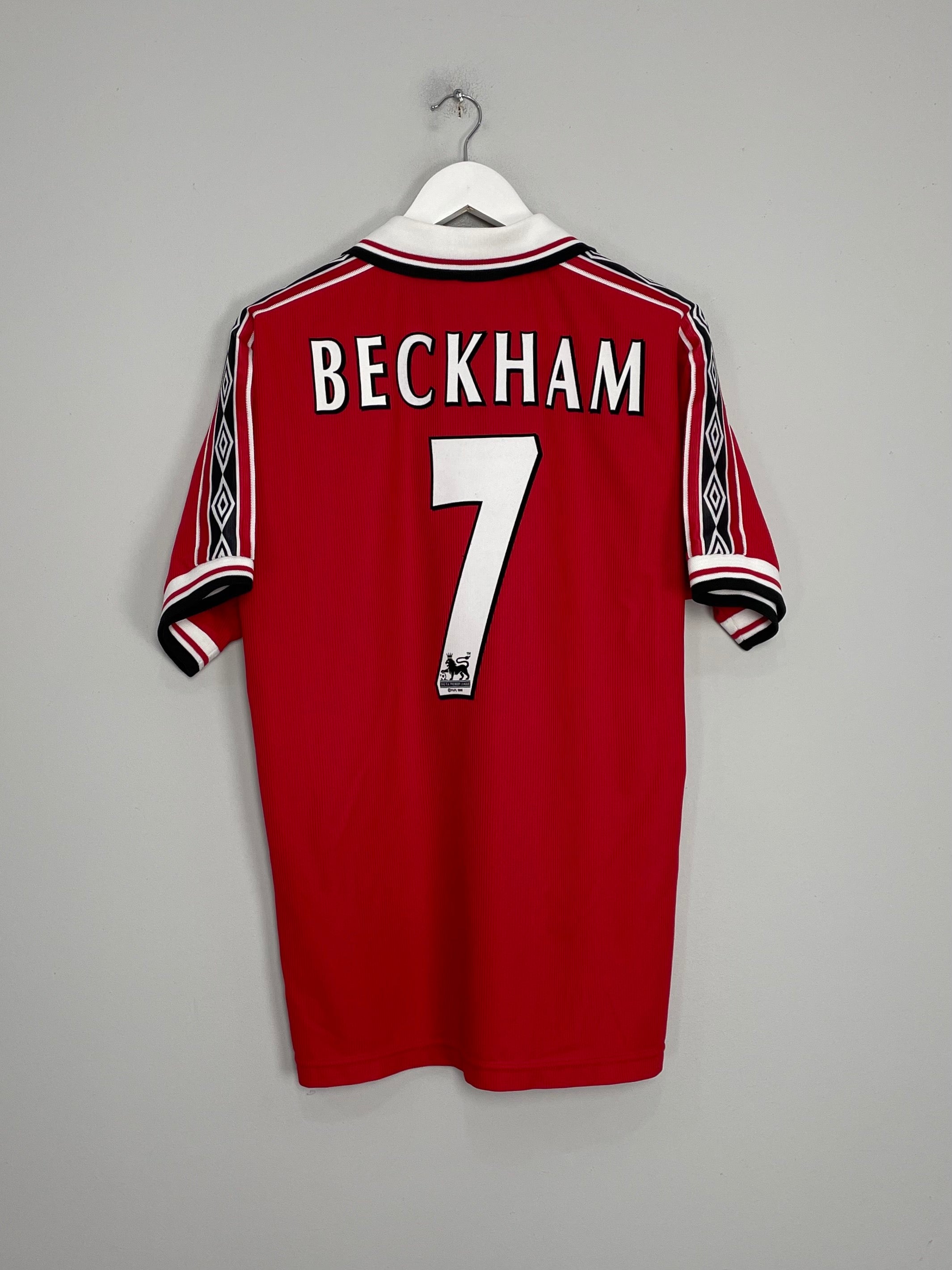 Shop 1998/00 MANCHESTER UNITED BECKHAM #7 HOME SHIRT (L) UMBRO, classic football shirts, vintage football shirts & retro soccer jerseys at Cult Kits