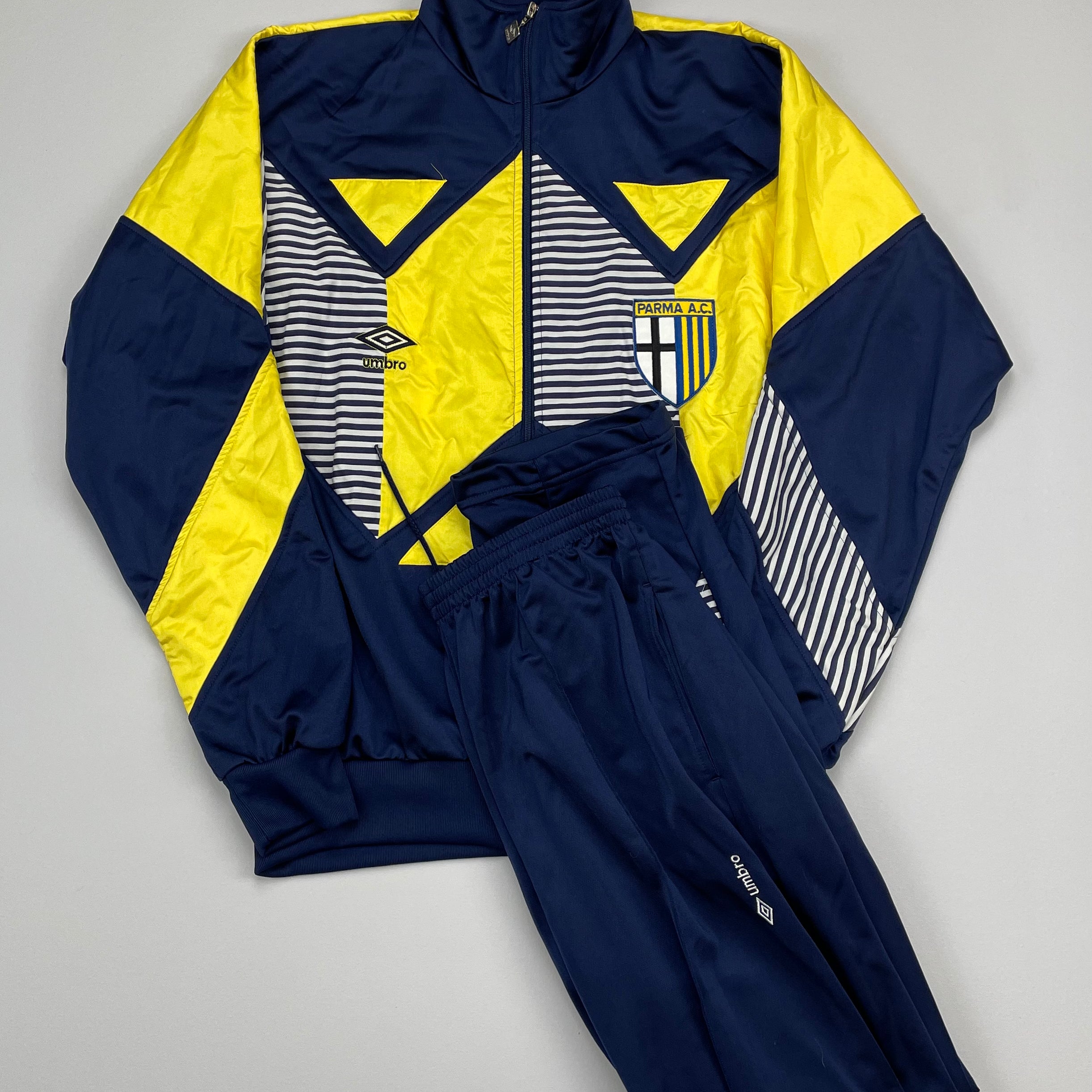 Shop 1990/92 PARMA FULL TRACKSUIT (L) UMBRO, classic football shirts, vintage football shirts & retro soccer jerseys at Cult Kits