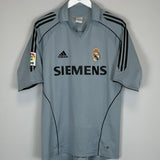 2005/06 Real Madrid Ronaldo #9 third shirt, medium, Adidas, vintage football shirt in very good condition.