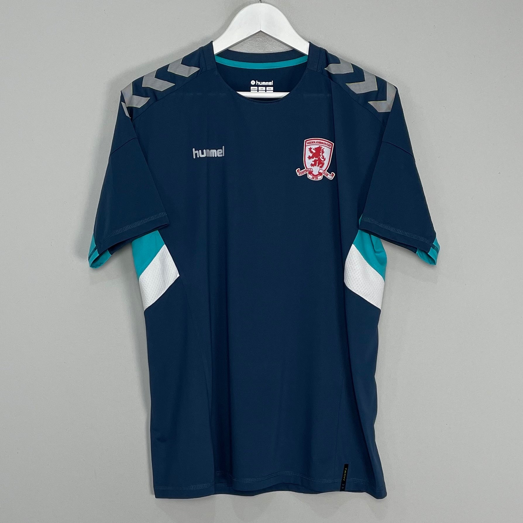 Shop 2018/19 MIDDLESBROUGH TRAINING SHIRT (M) HUMMEL, classic football shirts, vintage football shirts & retro soccer jerseys at Cult Kits