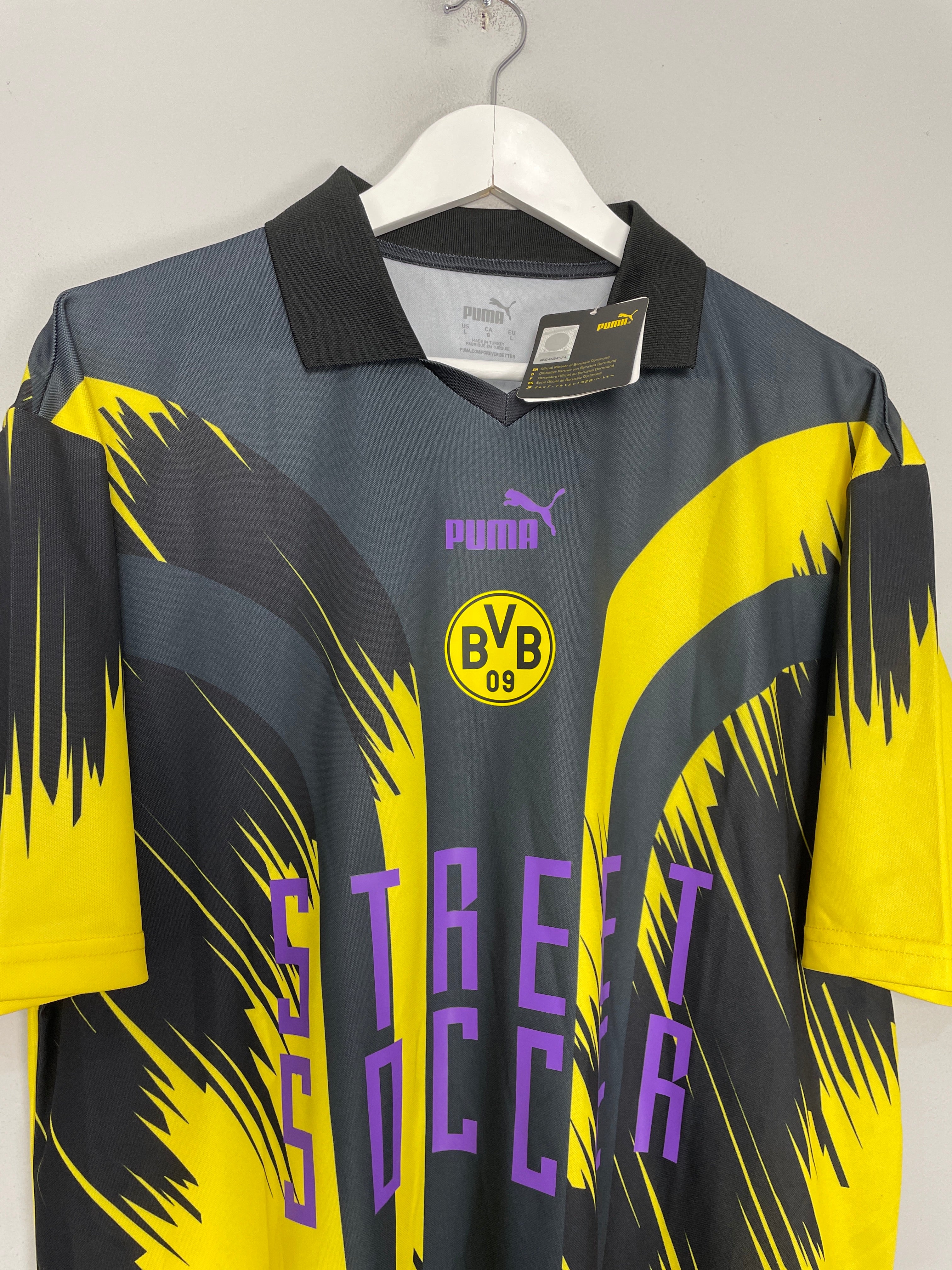 Shop 2014/15 DORTMUND *BNWT* STREET SOCCER SHIRT (L) PUMA, classic football shirts, vintage football shirts & retro soccer jerseys at Cult Kits
