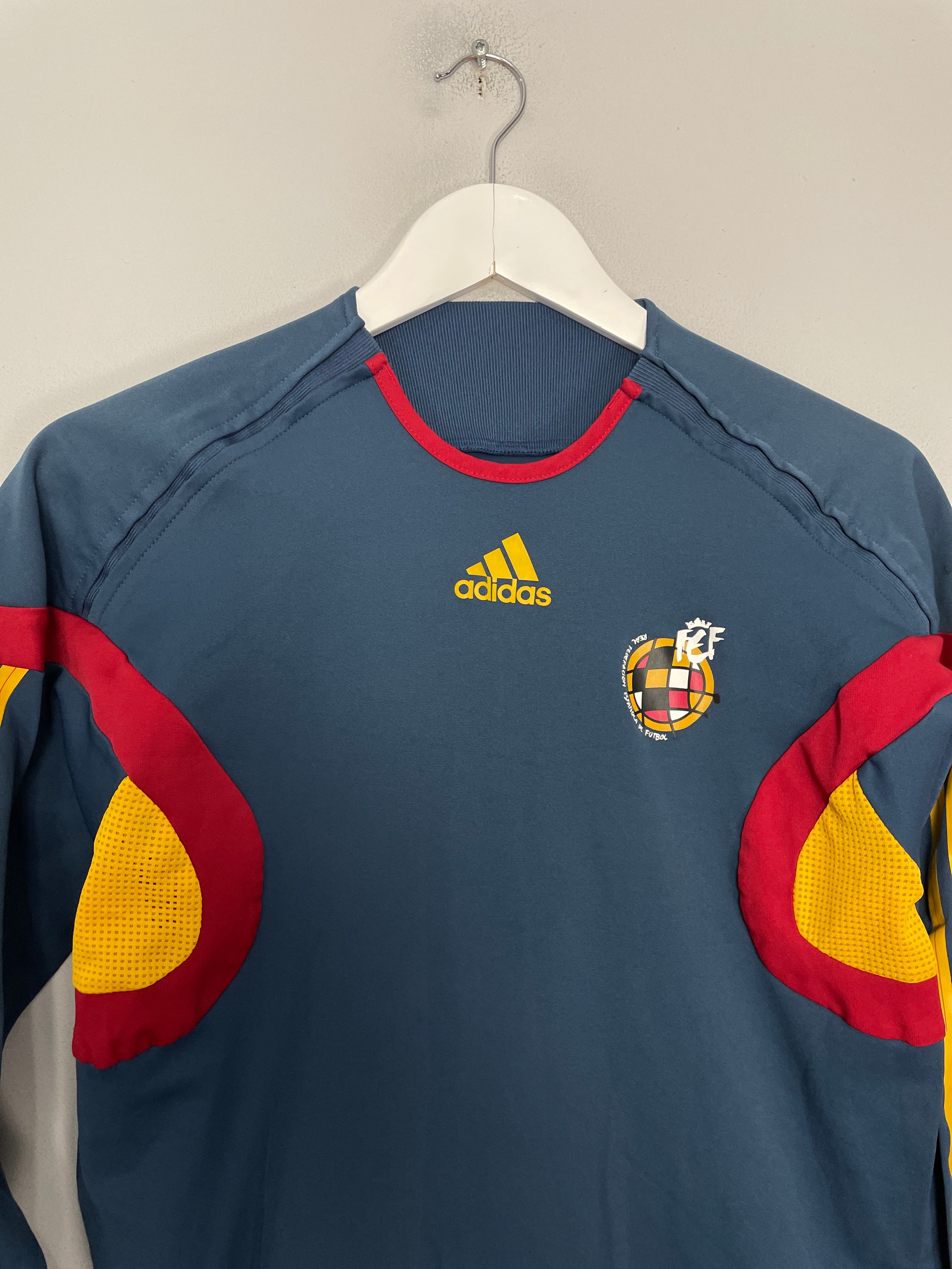 Shop 2008/10 SPAIN TRAINING SHIRT (M) ADIDAS, classic football shirts, vintage football shirts & retro soccer jerseys at Cult Kits